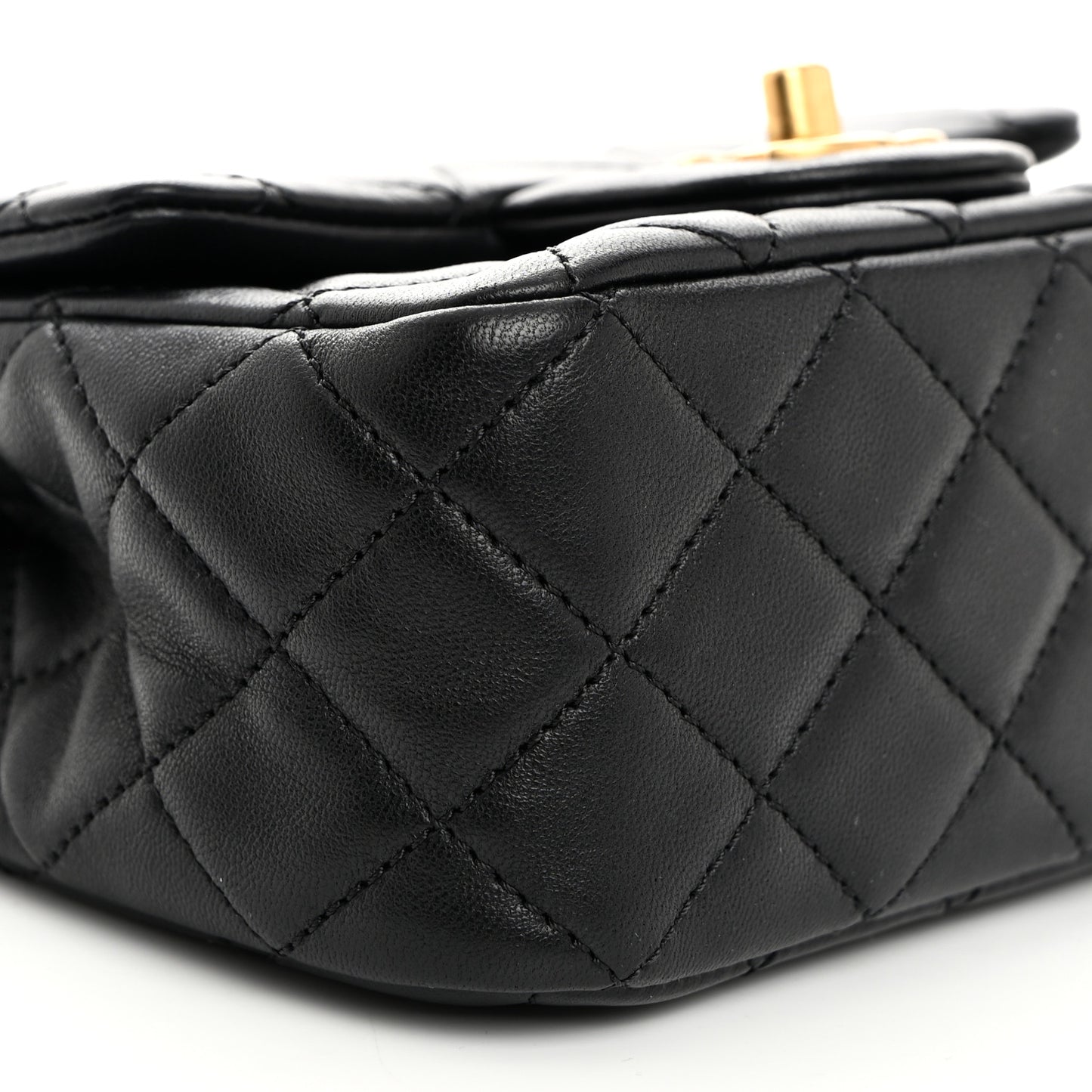 Lambskin Quilted Mini Pearl Crush Flap Black
