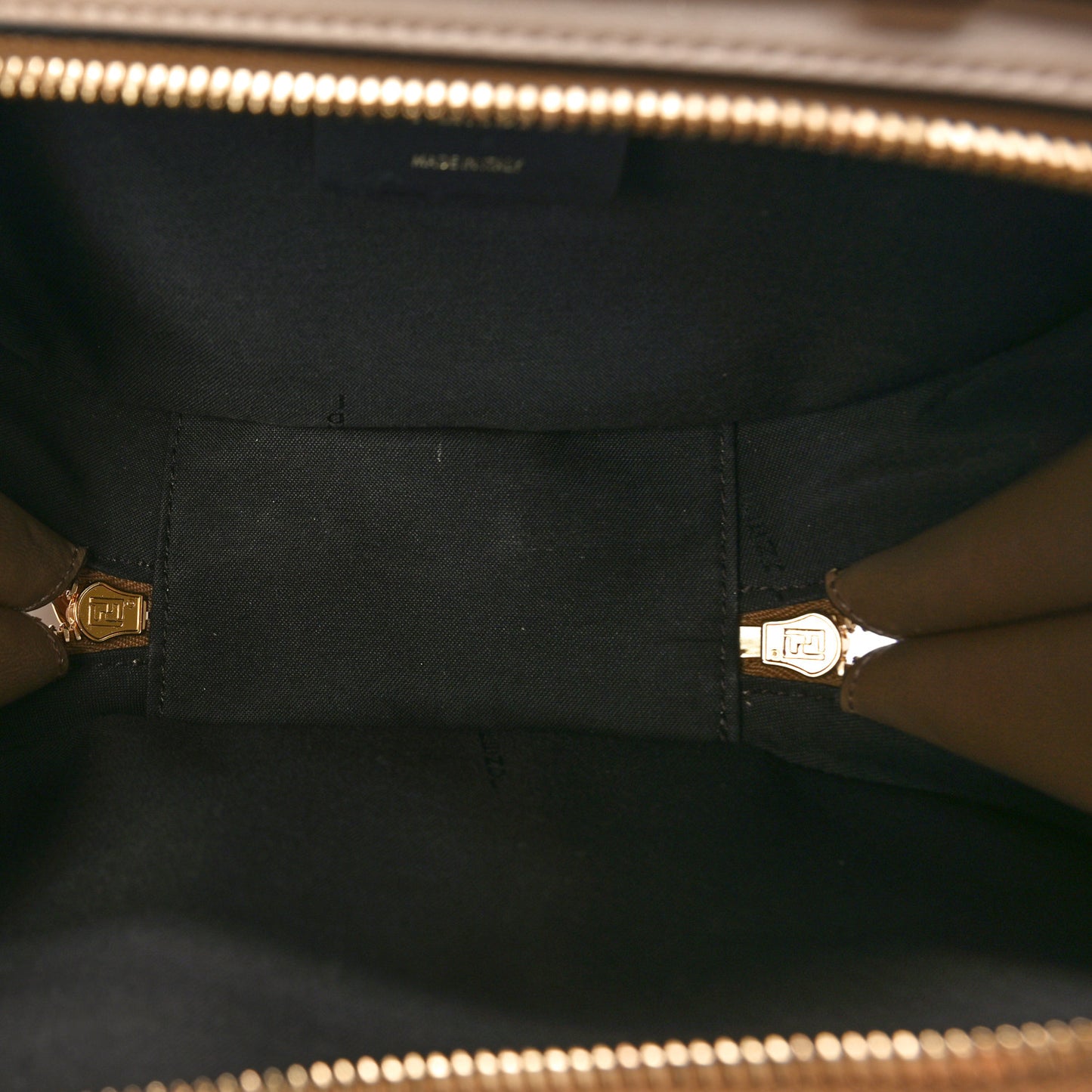 Vitello Grace Camoscio O'Lock Mini Camera Case Sand Rovere