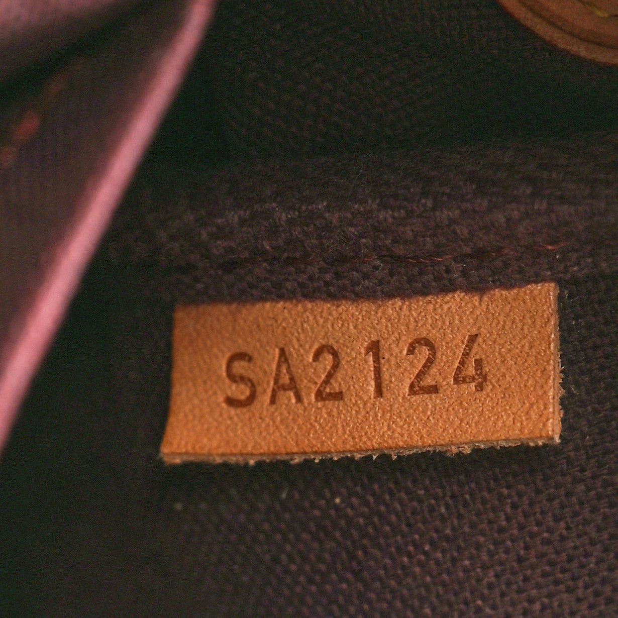 Louis Vuitton Monogram Favorite PM 7 of 11