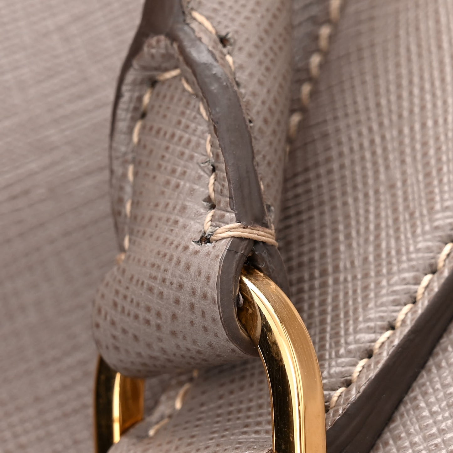 Saffiano Medium Galleria Double Zip Tote Argilla