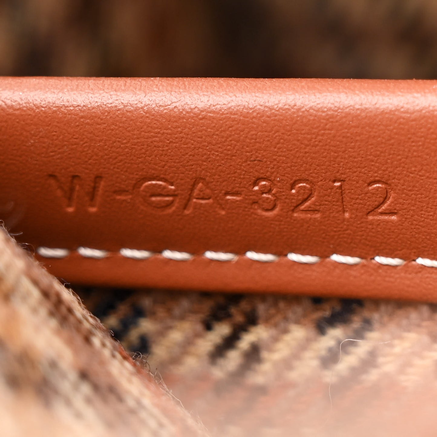 Tweed Calfskin Triomphe Small Cabas Thais Multicolor