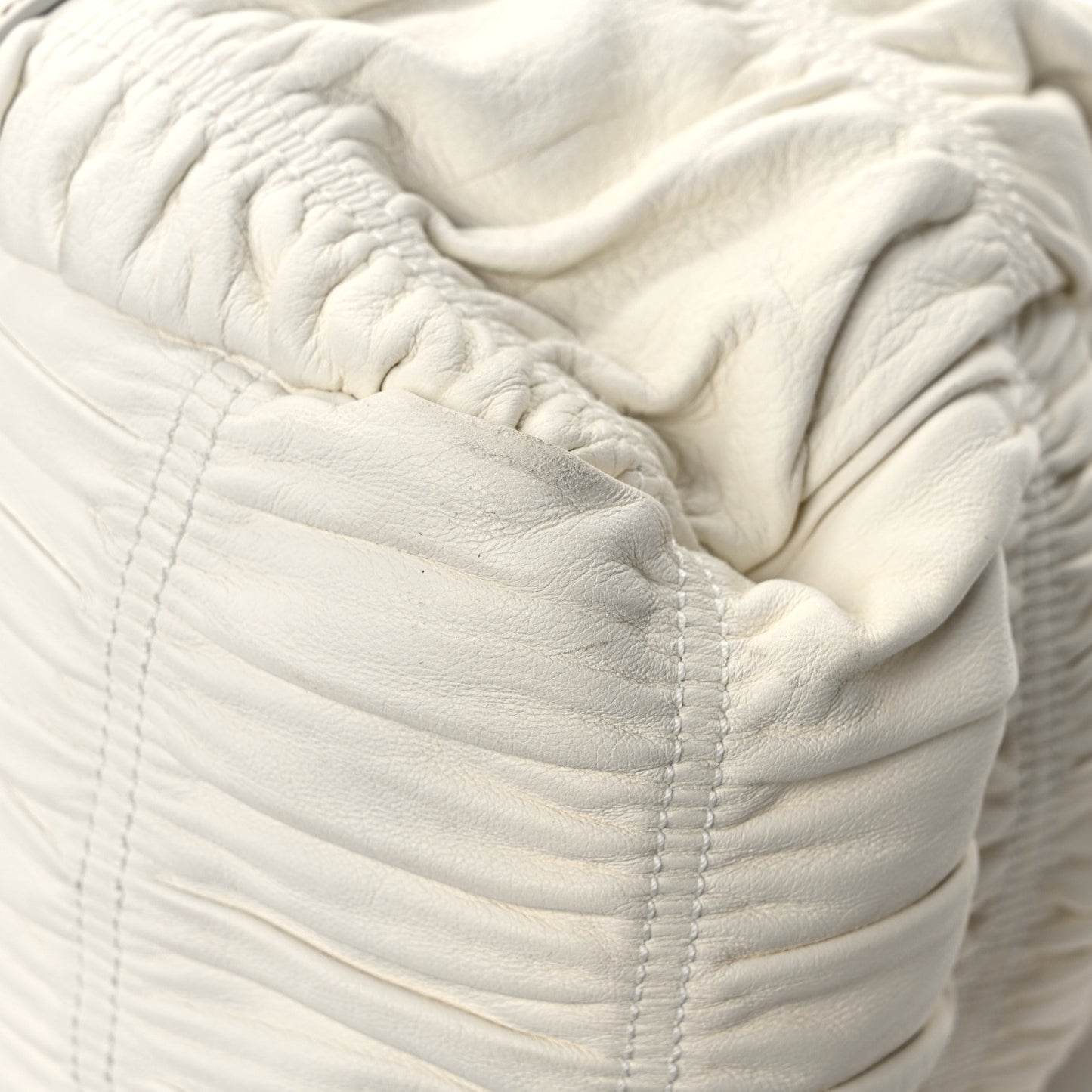 Nappa Gaufre Buckle Bowler Bianco