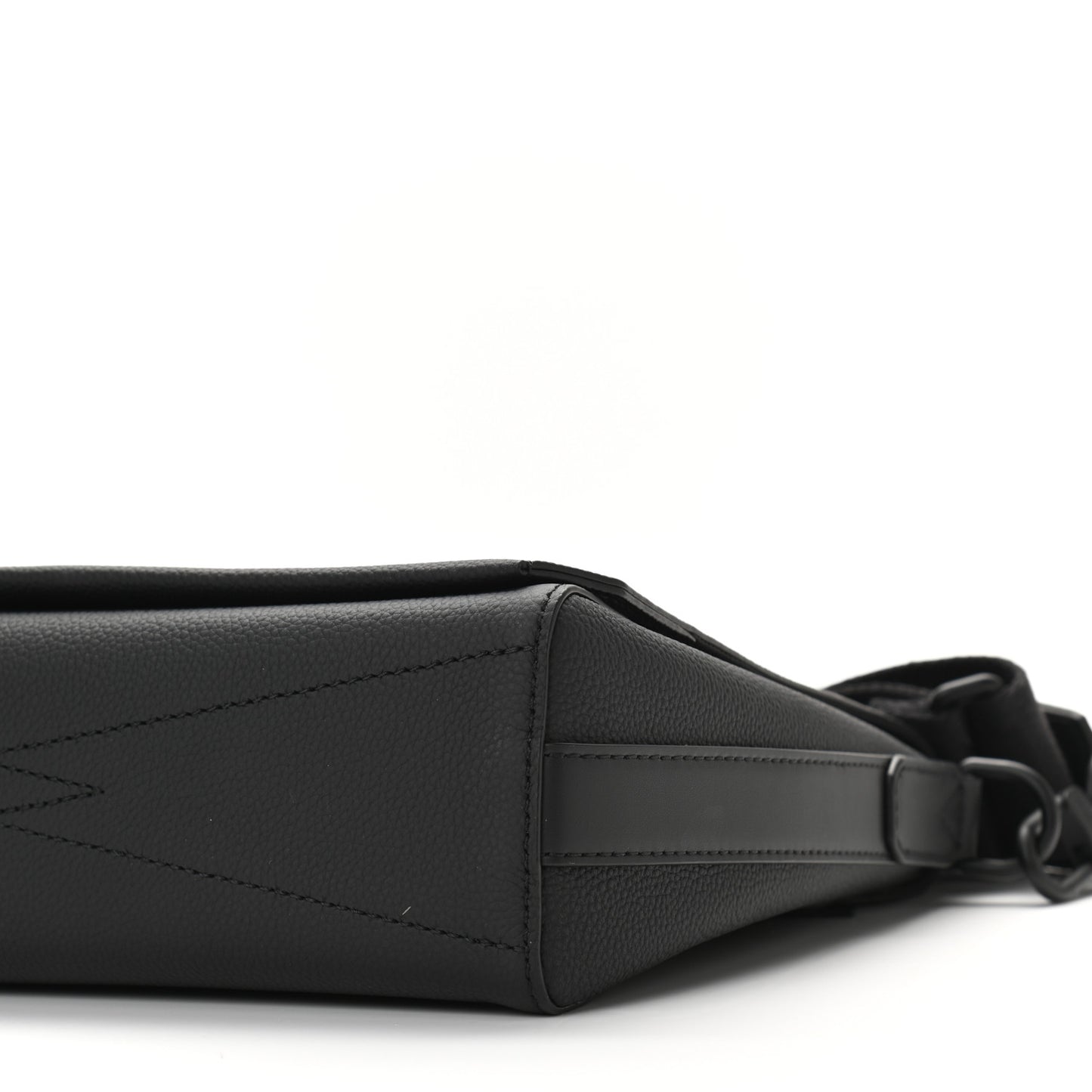 Calfskin Aerogram Messenger Black