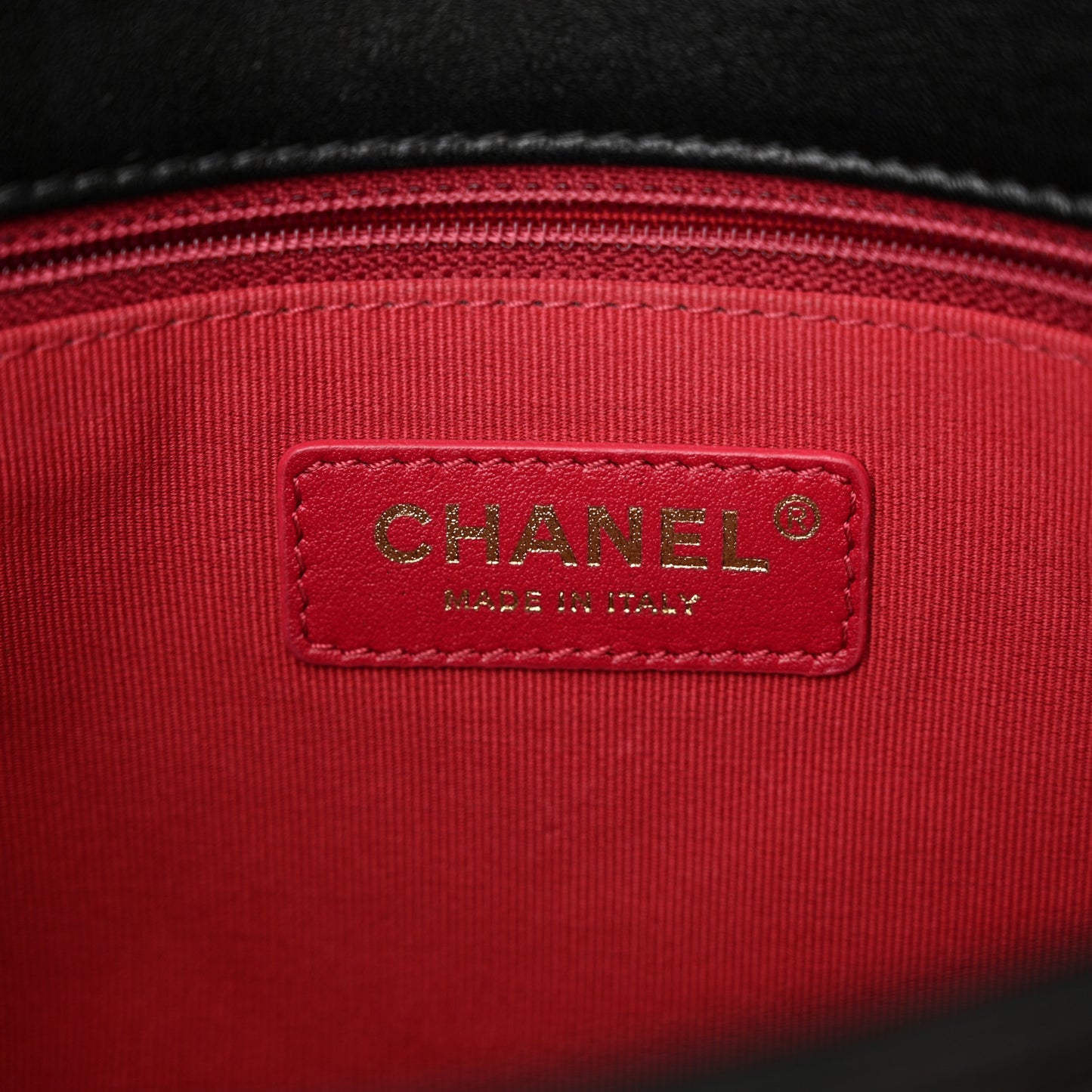 Glazed Calfskin Quilted Pearl Side Flap Black
