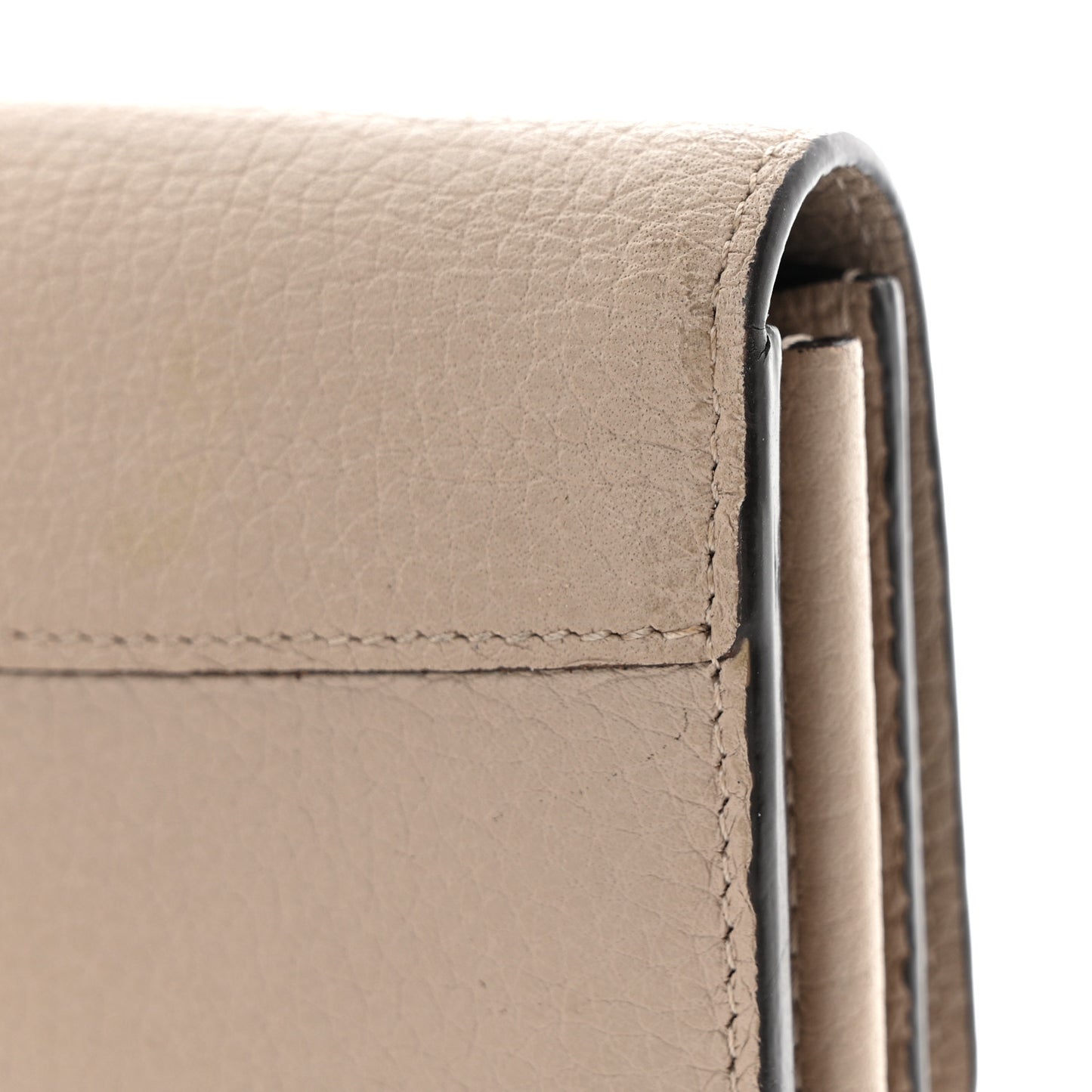 Taurillon Capucines Wallet Galet