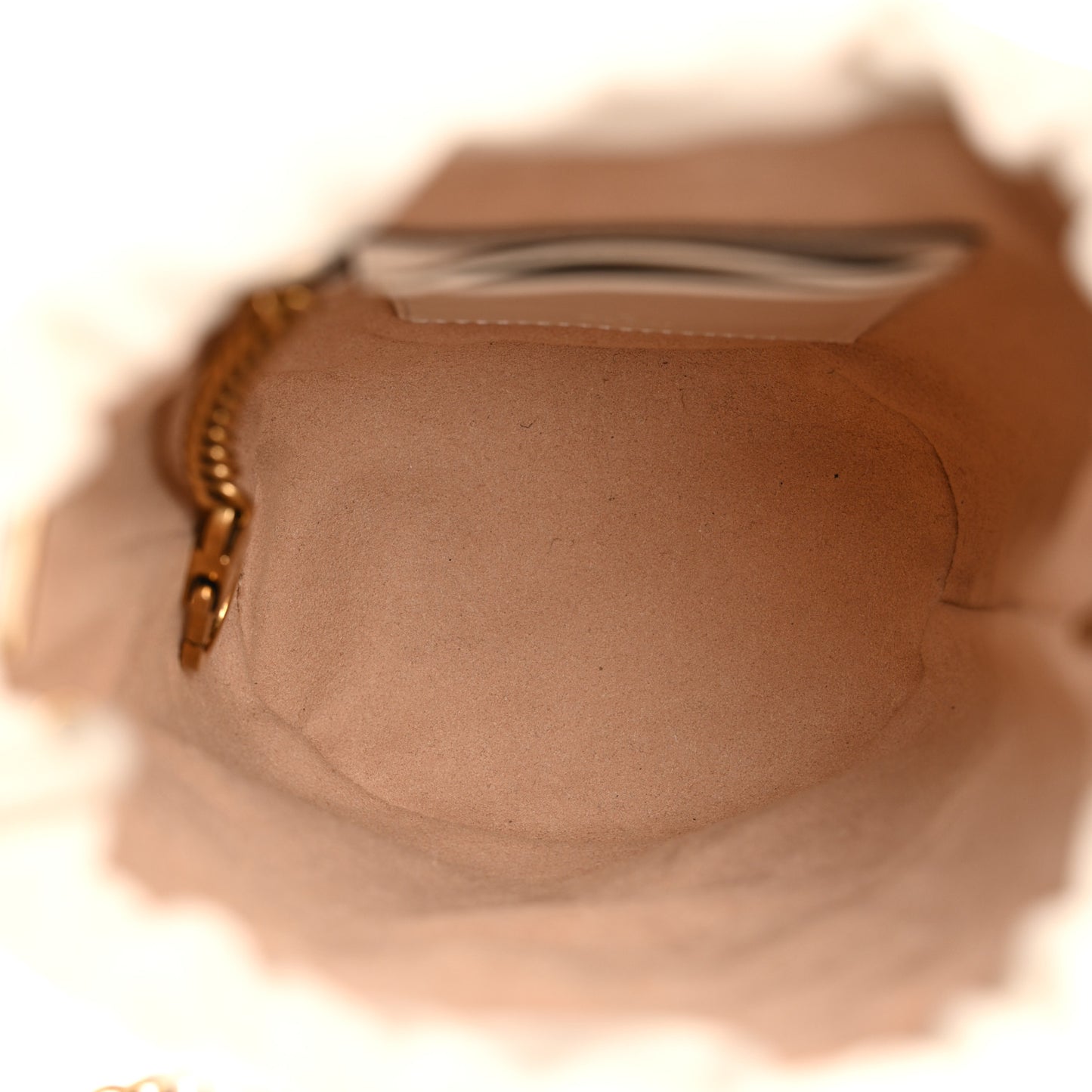 Calfskin Matelasse Mini GG Marmont 2.0 Bucket Bag White