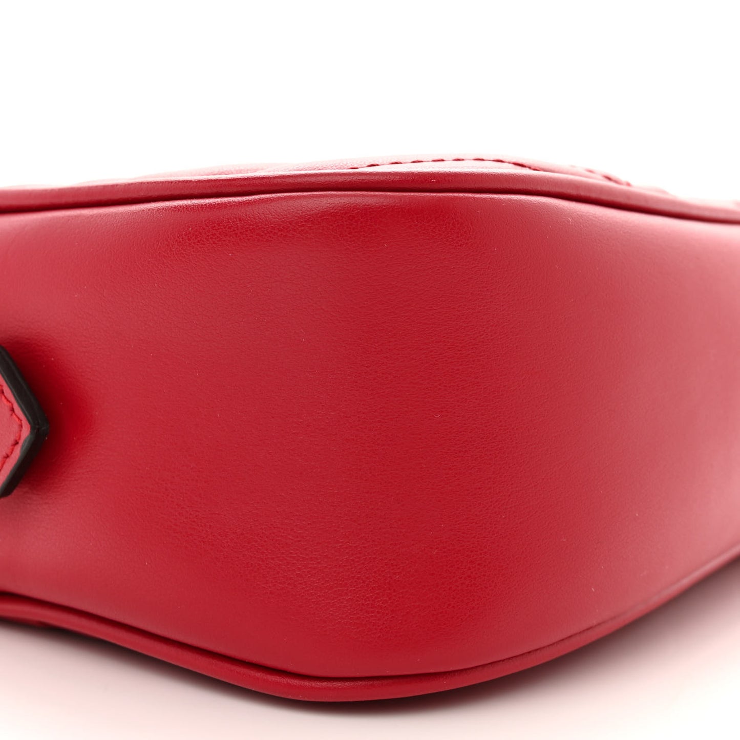 Calfskin Matelasse Small GG Marmont Chain Shoulder Bag Hibiscus Red