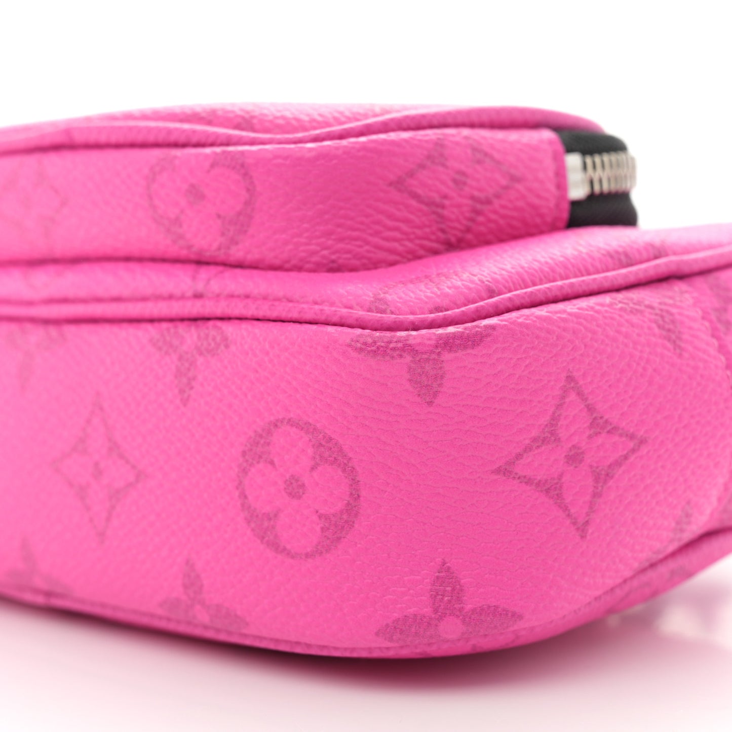 Taigarama Outdoor Pouch Fuchsia