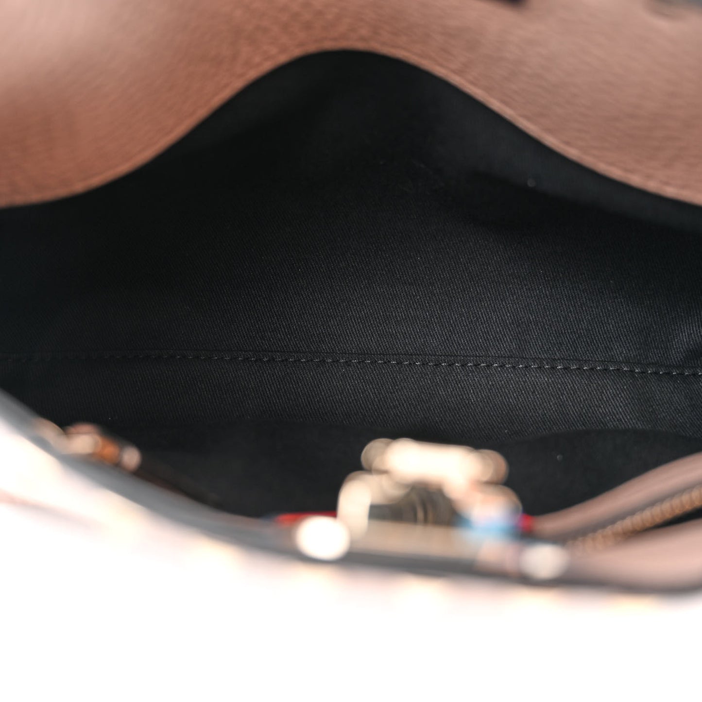 Pebbled Calfskin Small Rockstud Flip Lock Hobo Poudre