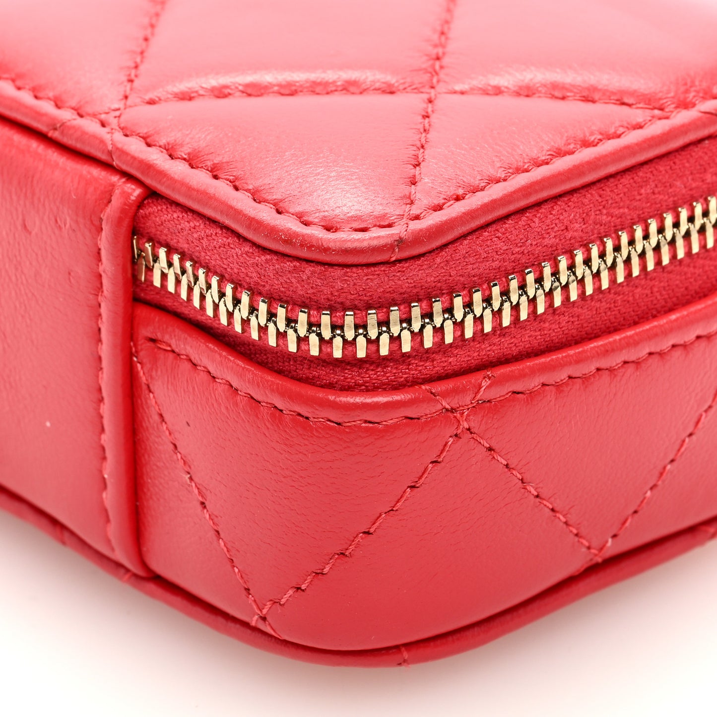 Lambskin Quilted Mini Lacquered Chain Clutch Red