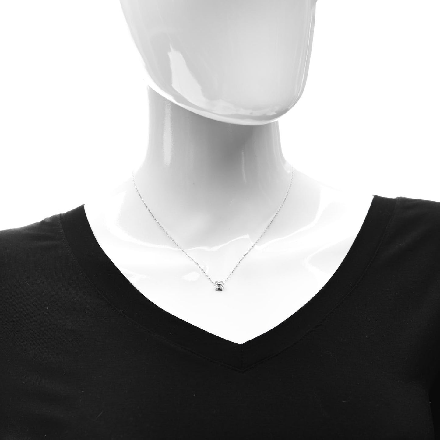 Platinum Diamond .20ctw Flower Pendant Necklace