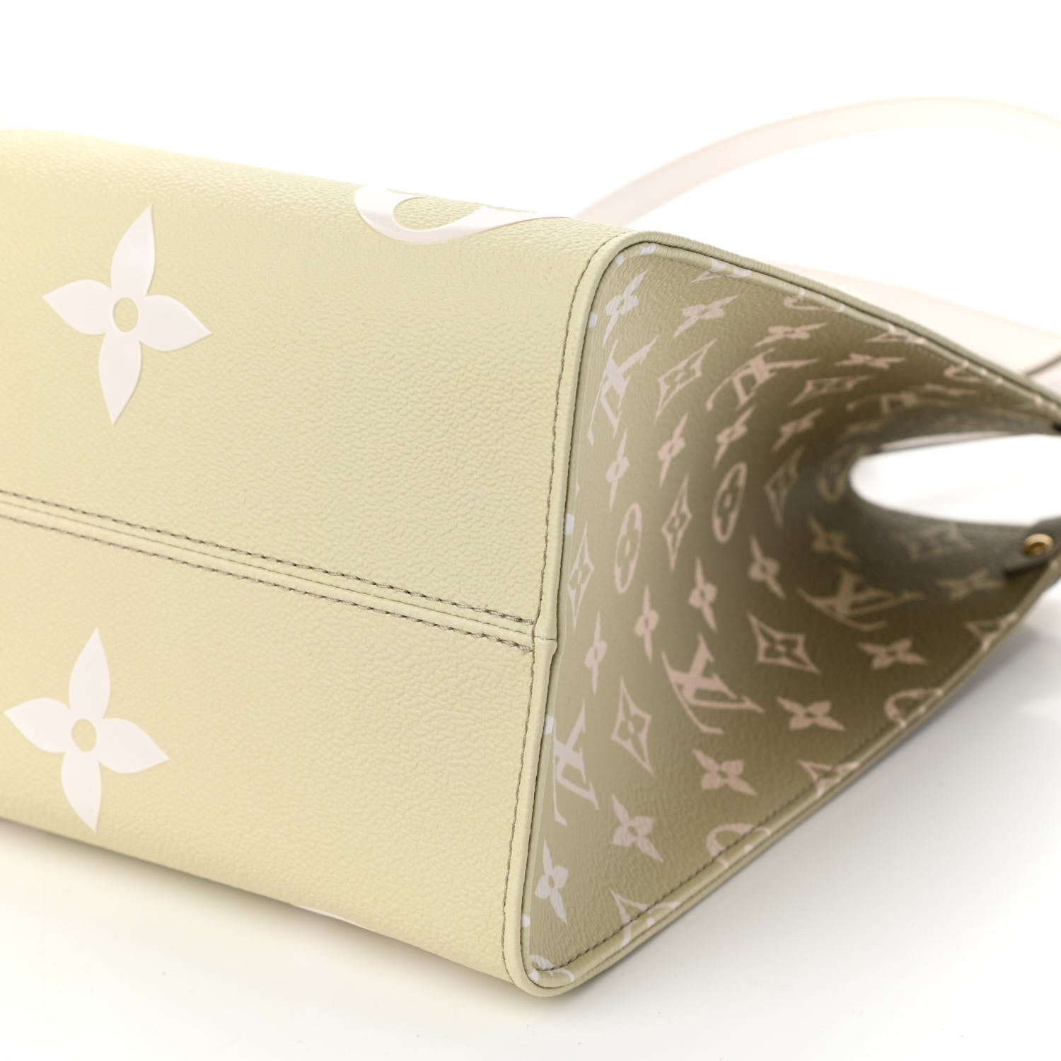 Louis Vuitton Monogram Giant Spring In The City OnTheGo MM Sunset Kaki 12 of 14