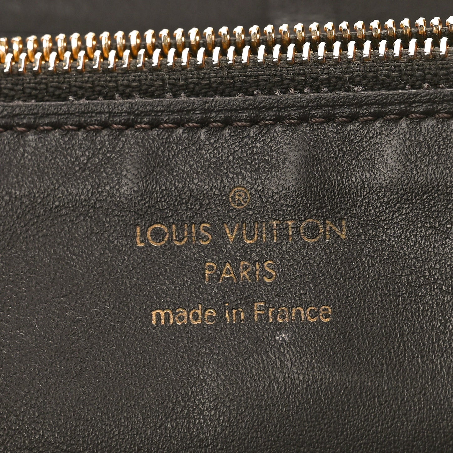 Taurillon Capucines Wallet Galet