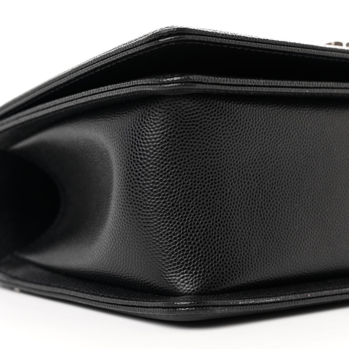Caviar Quilted Medium Boy Flap Black