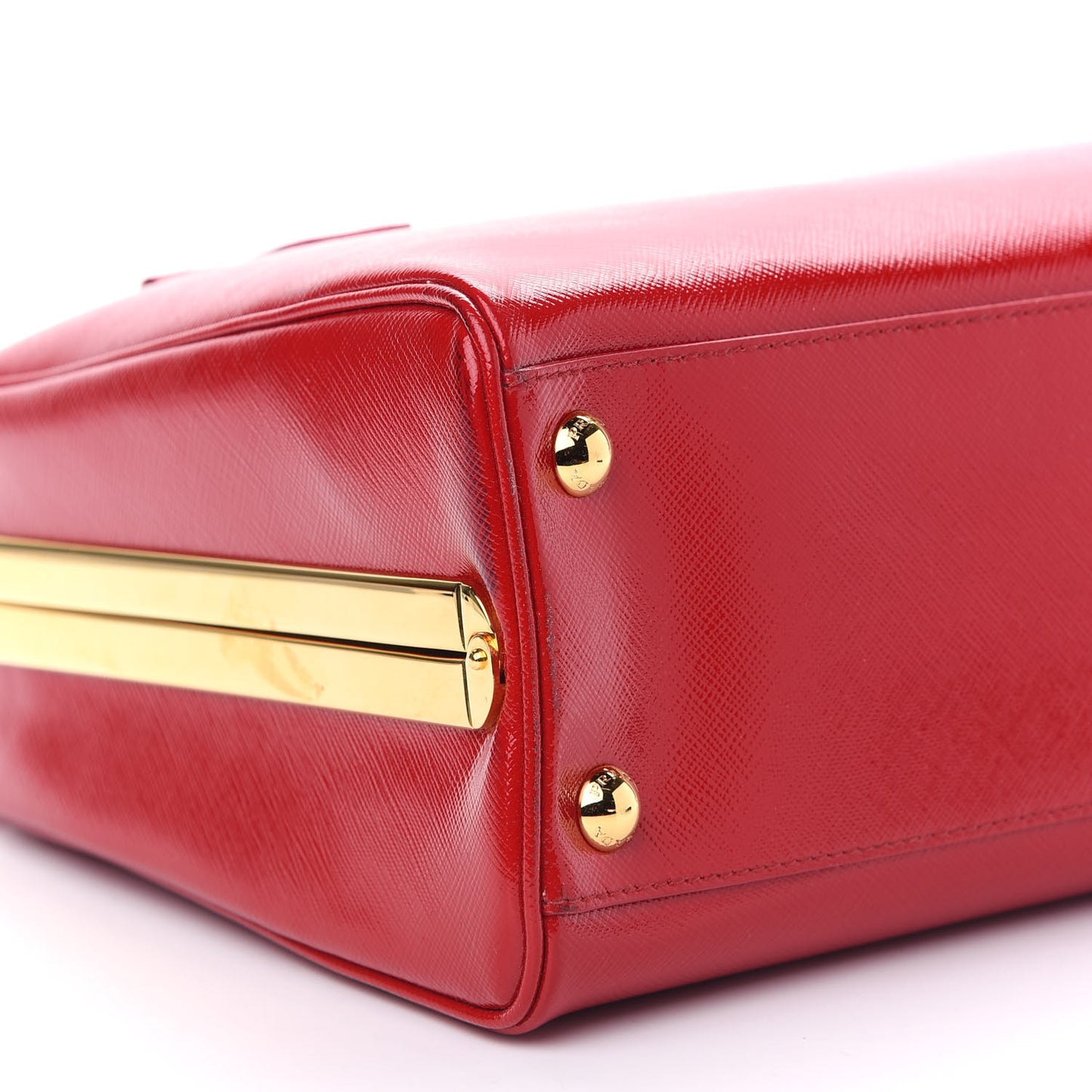 Saffiano Vernice Pyramid Bag Rosso