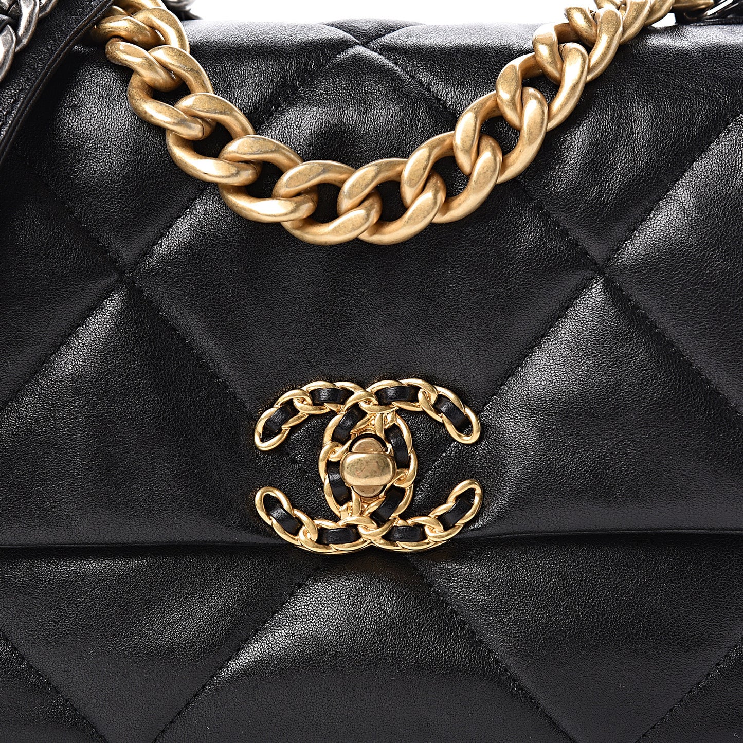 Lambskin Quilted Medium 19 Flap Black