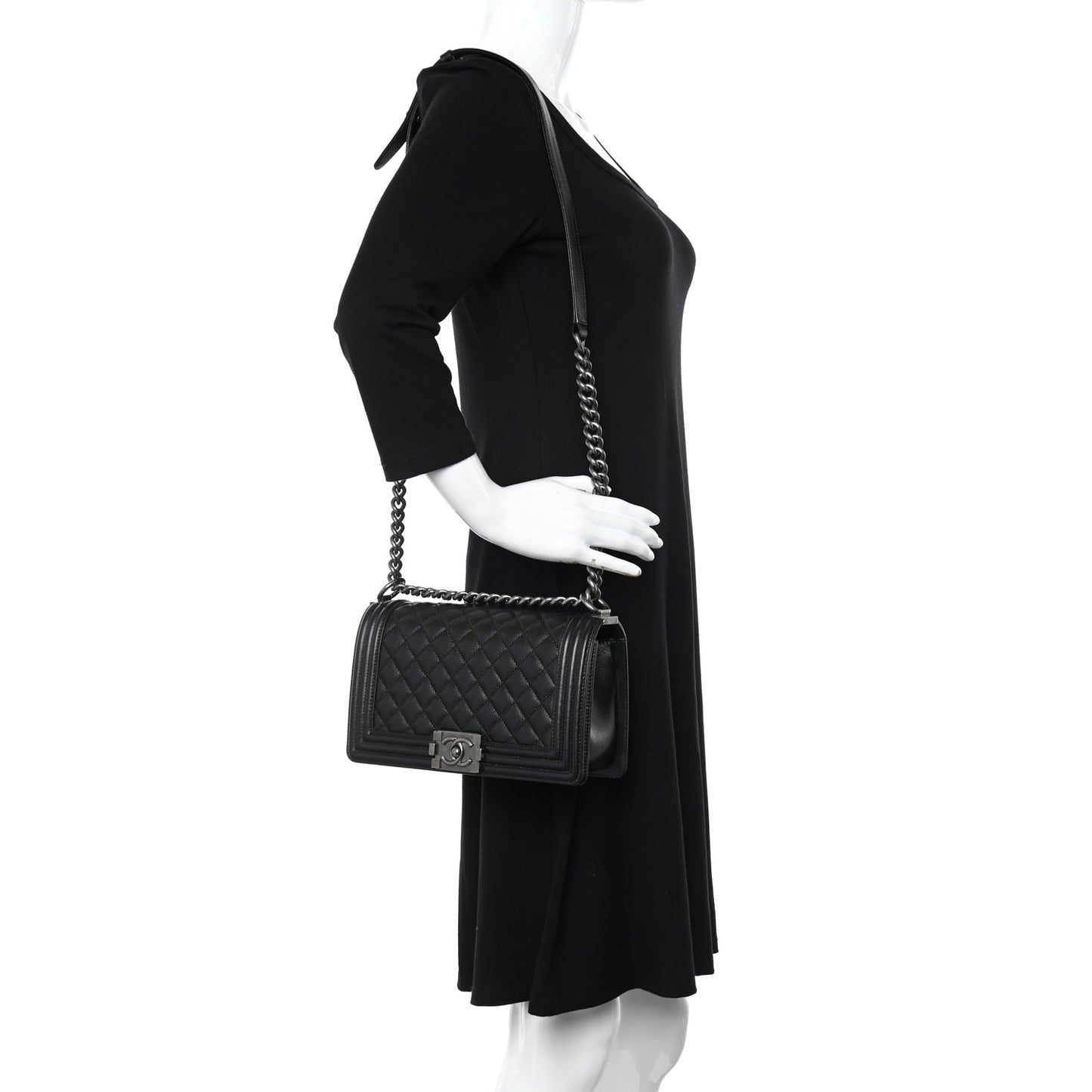 Caviar Quilted Medium Boy Flap Black