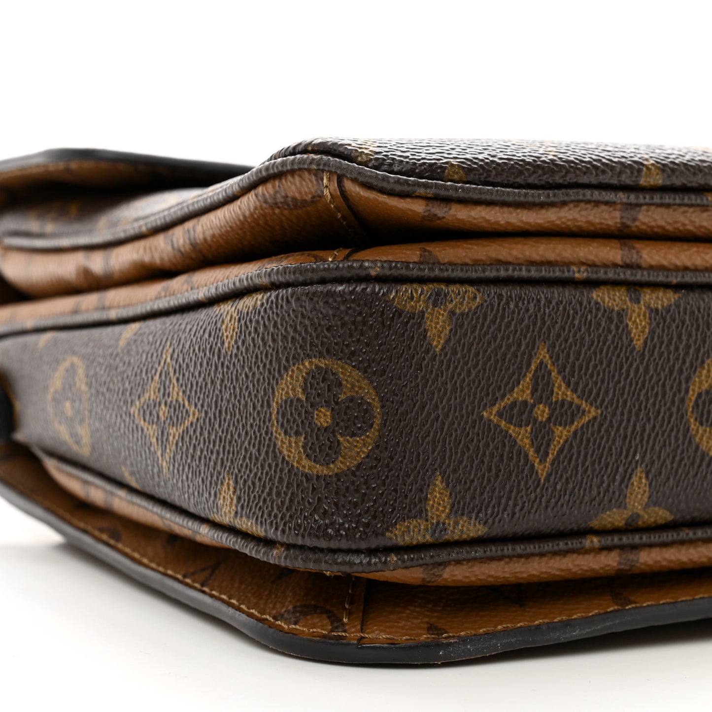 Reverse Monogram Pochette Metis
