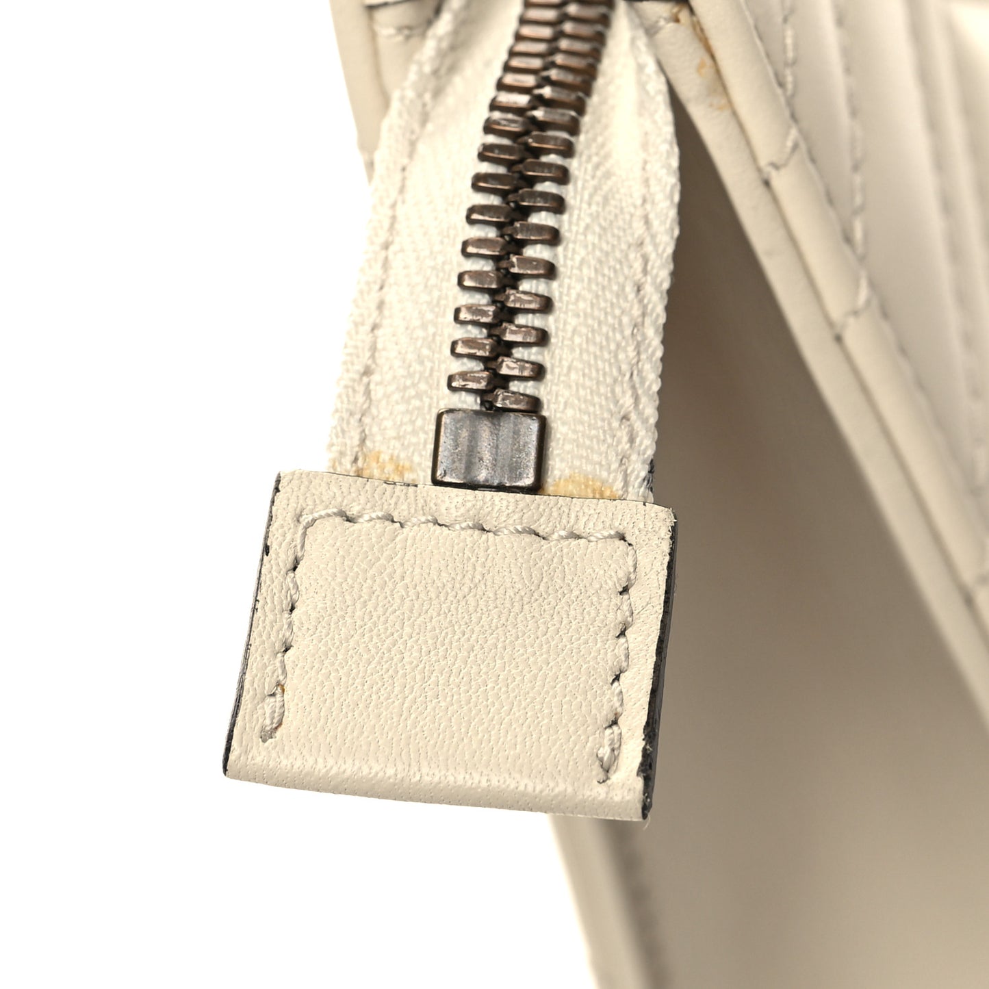 Calfskin Matelasse Chevron Heart GG Marmont Clutch Mystic White