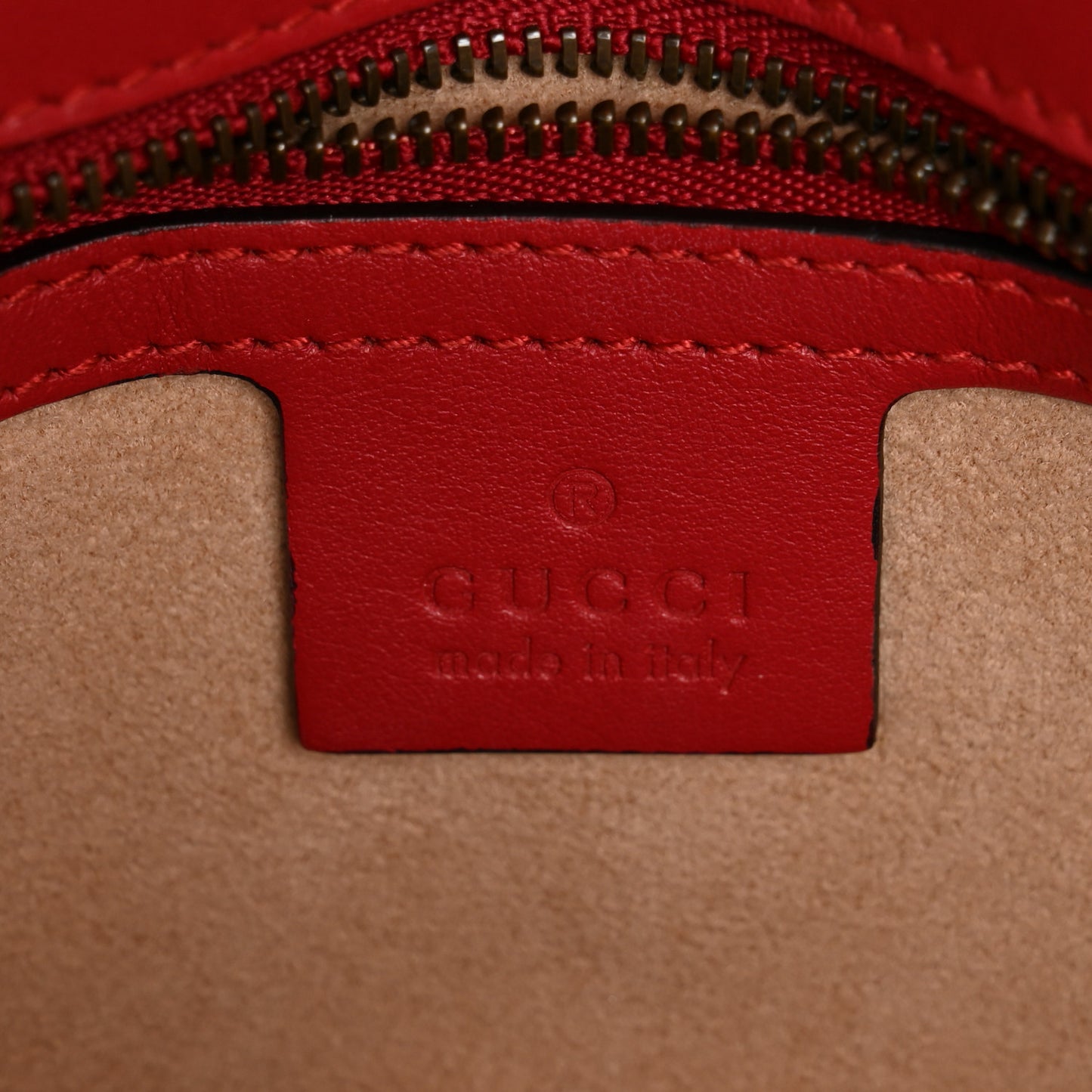 Calfskin Matelasse Small GG Marmont Shoulder Bag Hibiscus Red