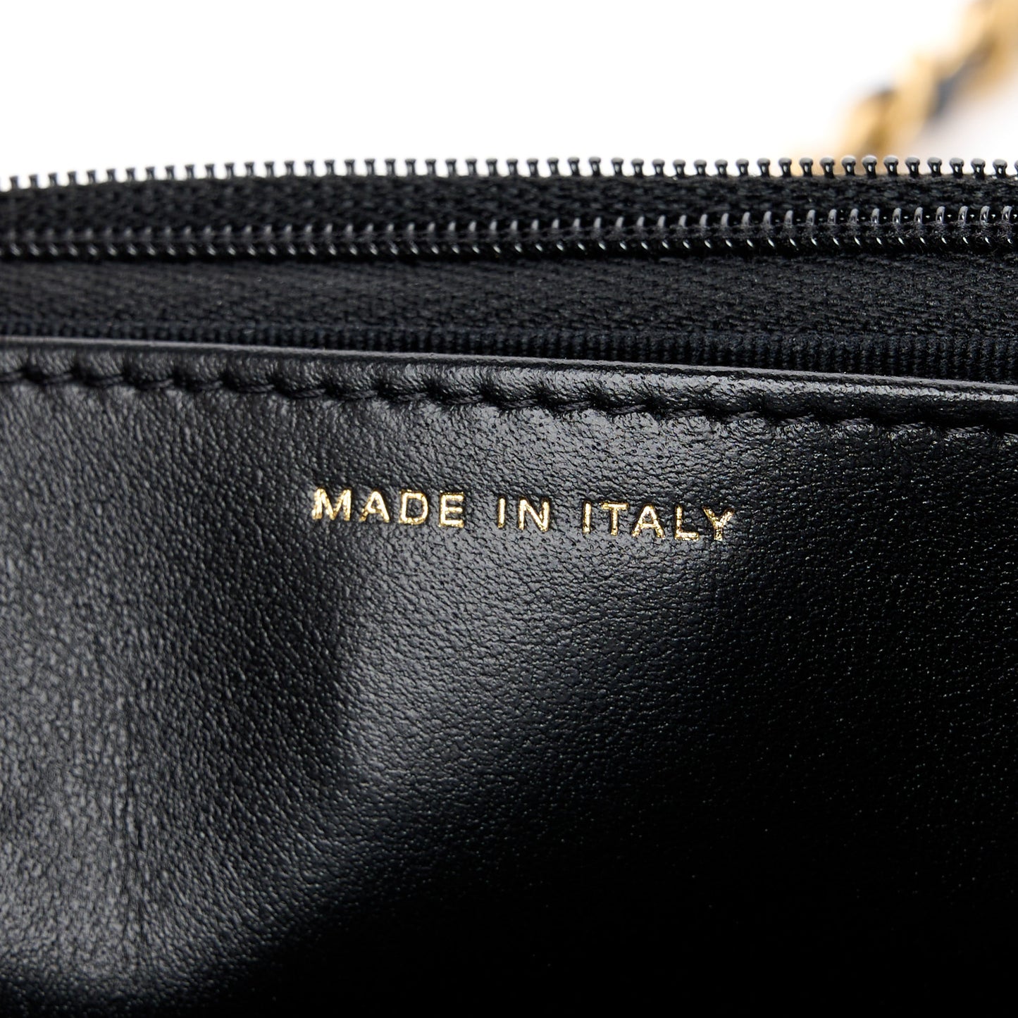 Pearly Caviar Quilted Fit For You Wallet On Chain WOC Navy