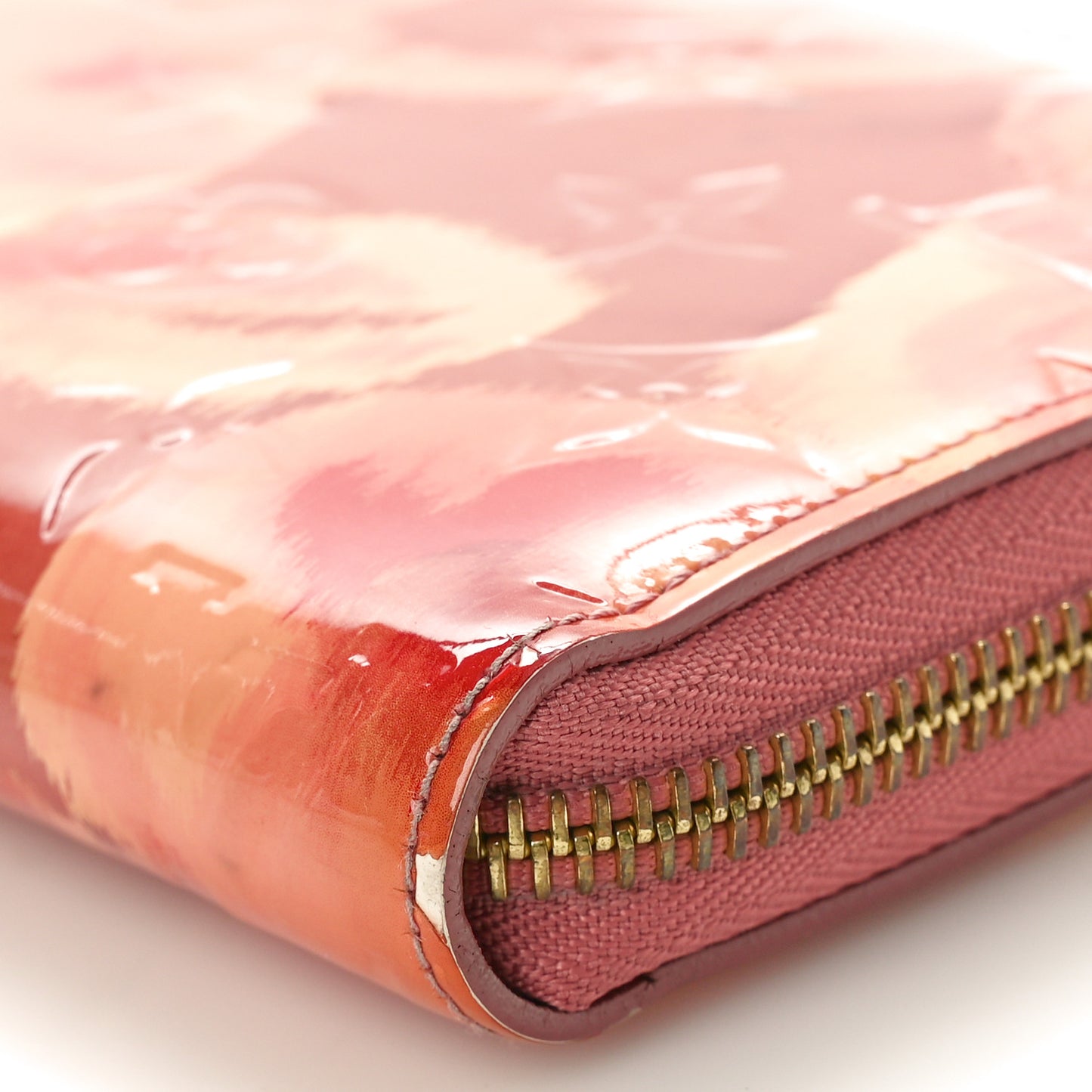 Vernis Ikat Zippy Wallet Rose Velours