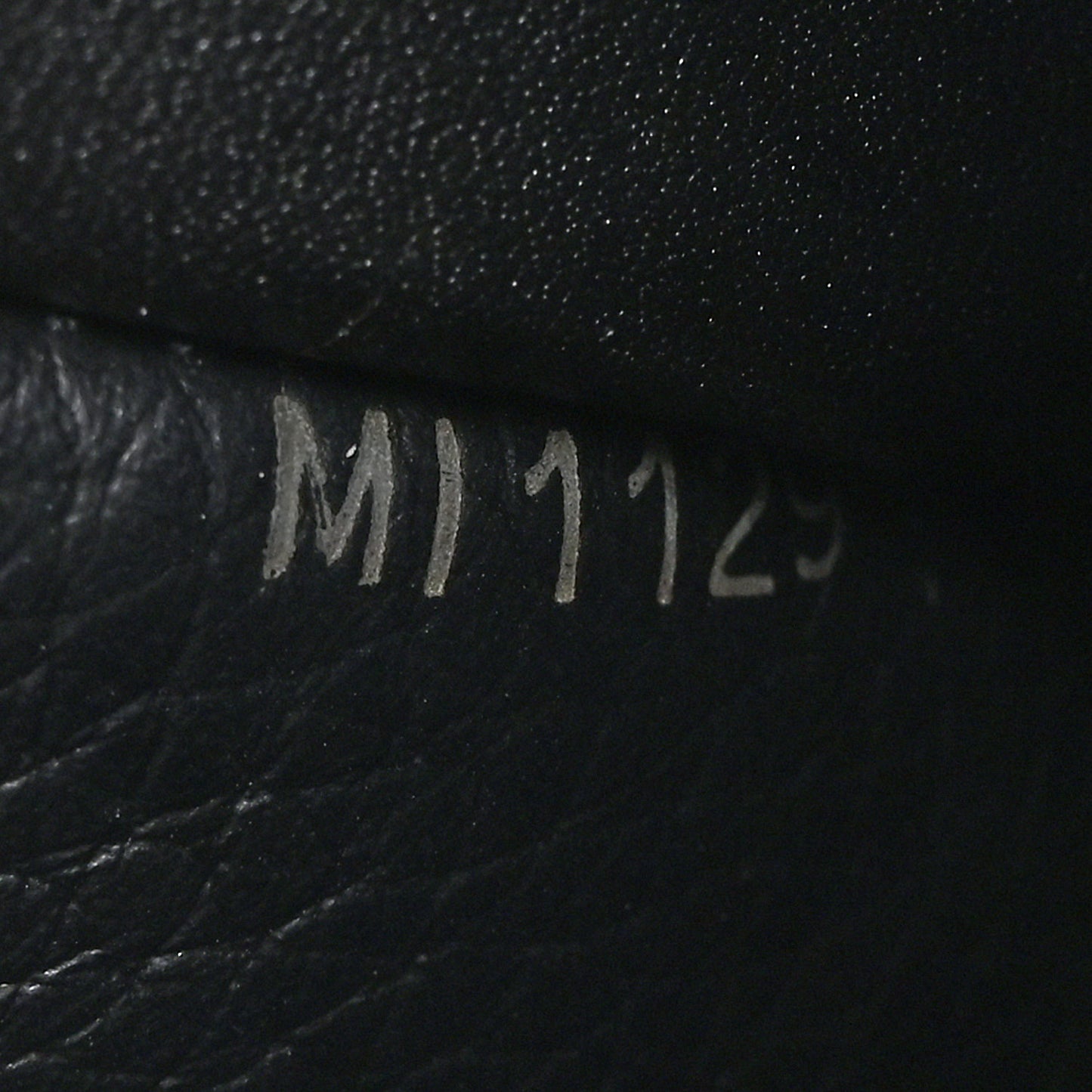 Taurillon Capucines Snakeskin Wallet Black