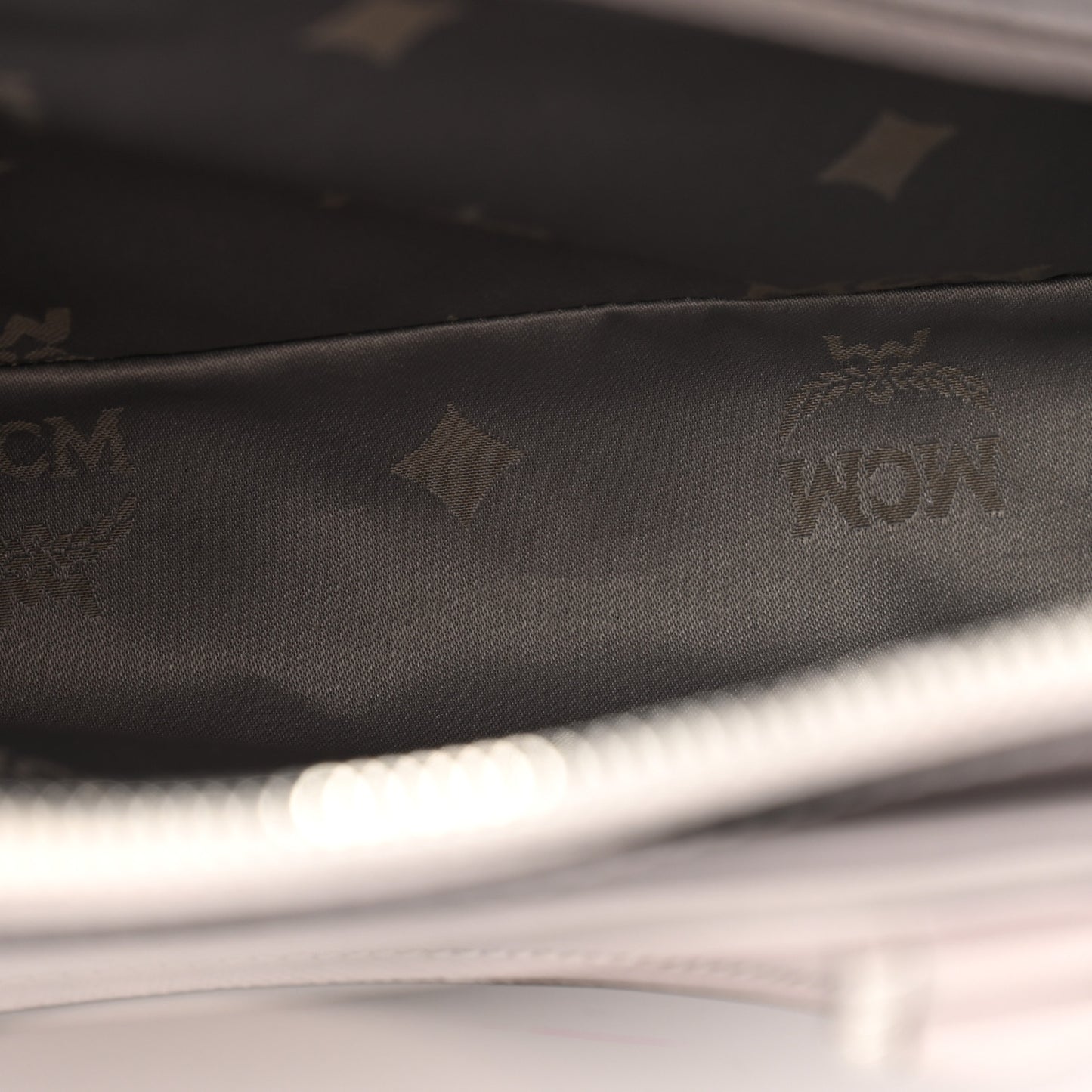 Saffiano Medium Nuovo Tote Gull Gray