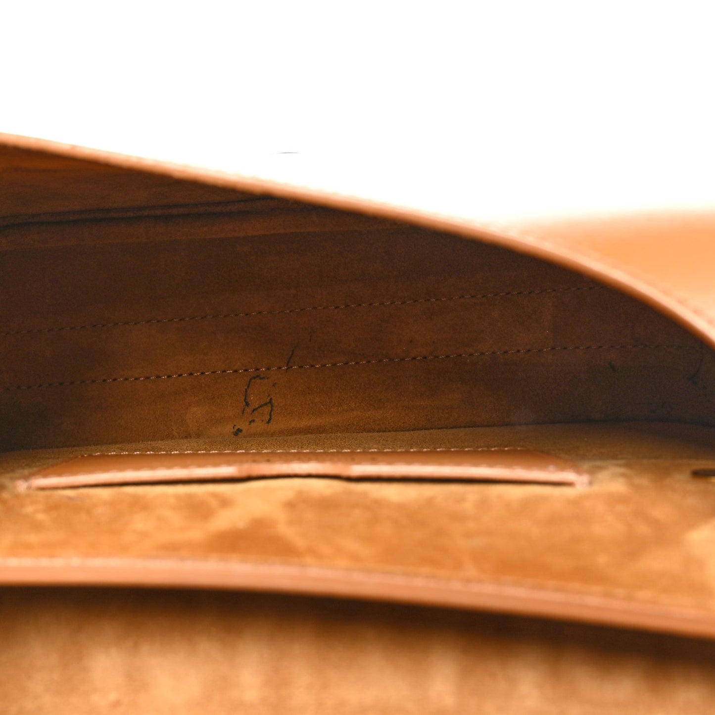 Box Calfskin Medium Bobby Flap Camel