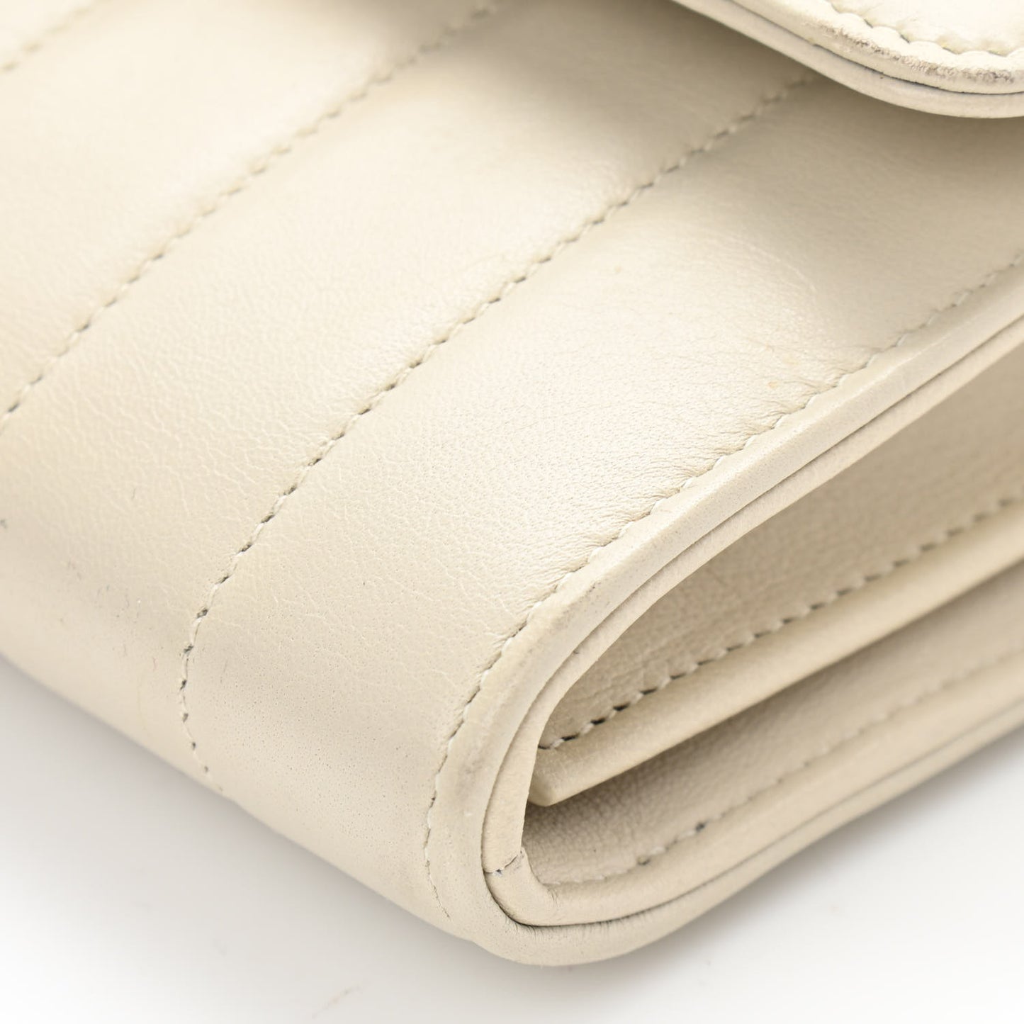 Lambskin Matelasse Monogram Vicky Chain Wallet Off White