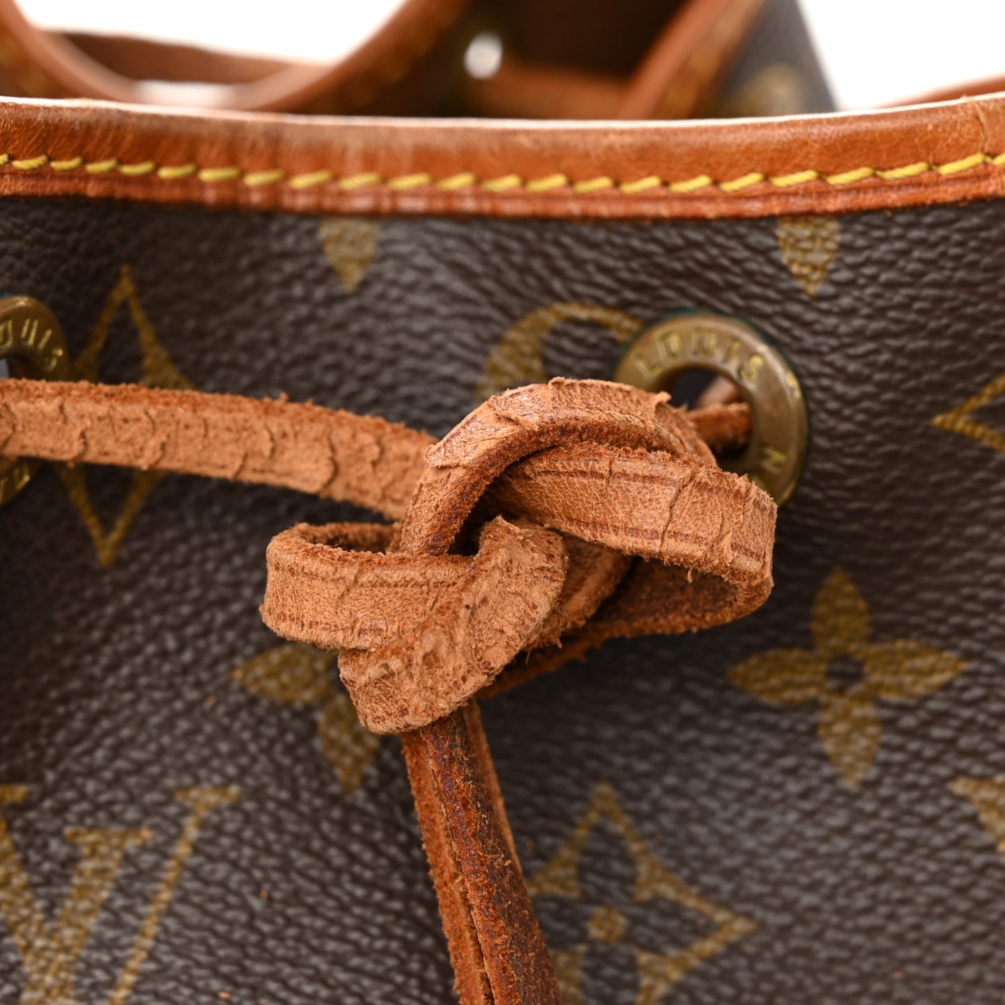 Monogram Noe