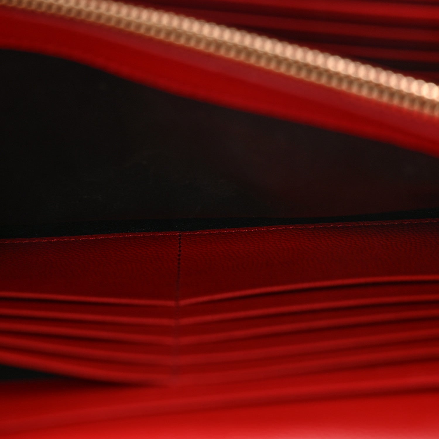 Saint Laurent Grain De Poudre Matelasse Chevron Monogram Chain Wallet Red 5 of 14