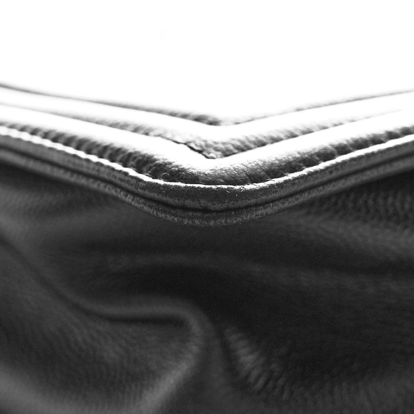 Caviar Quilted New Medium Boy Flap So Black