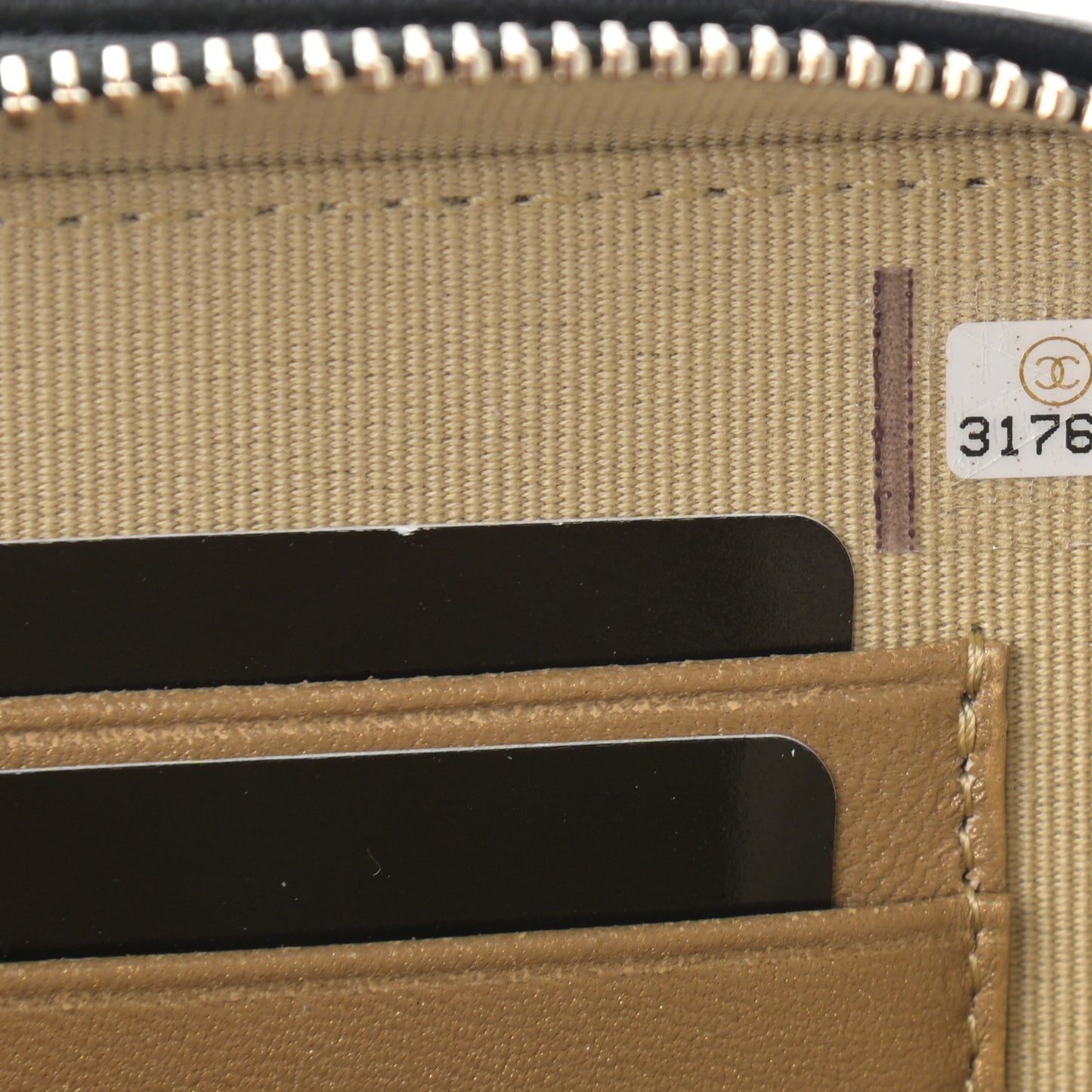 Lambskin Quilted CC Pearl Crush Camera Case Black