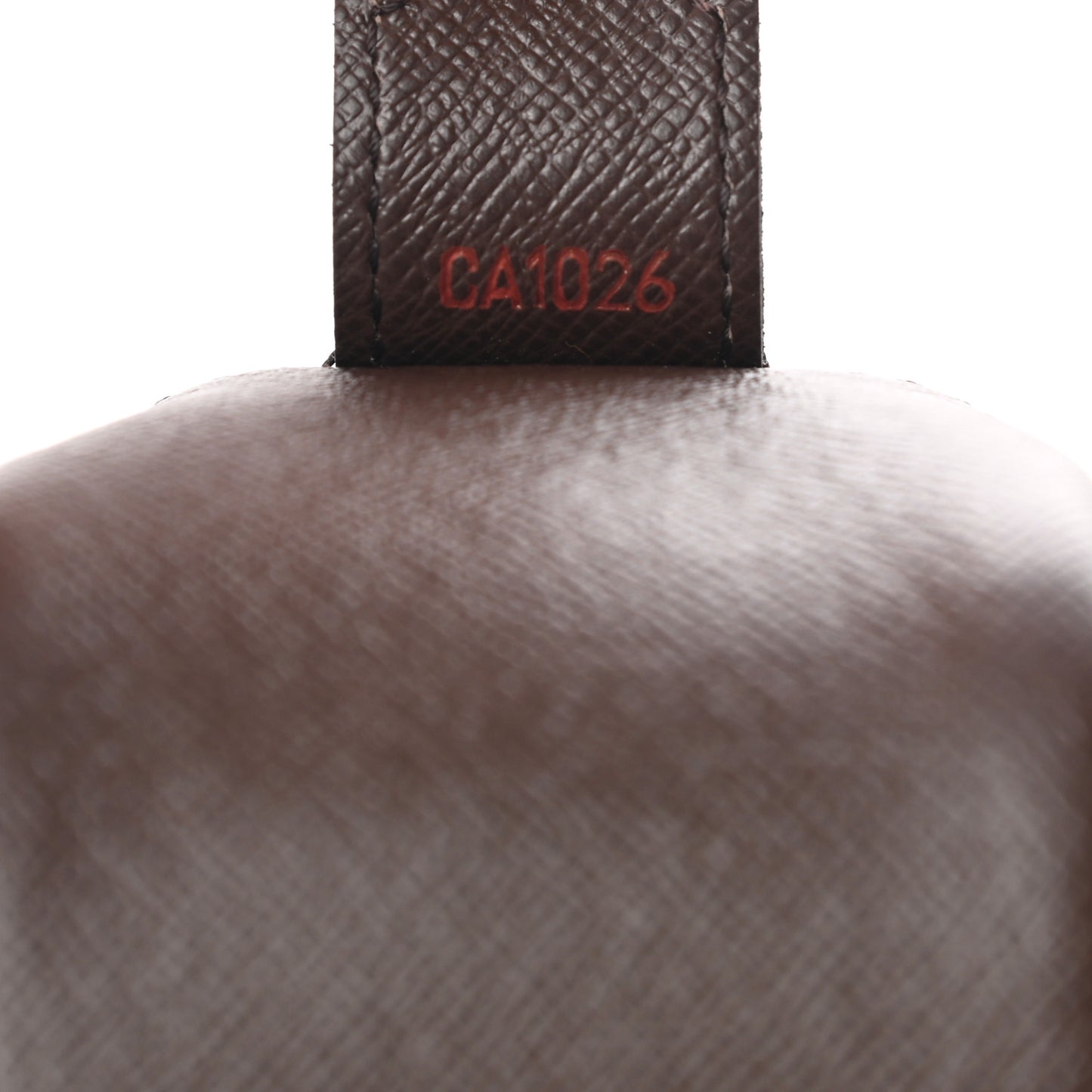 Damier Ebene Trousse Toilette 28