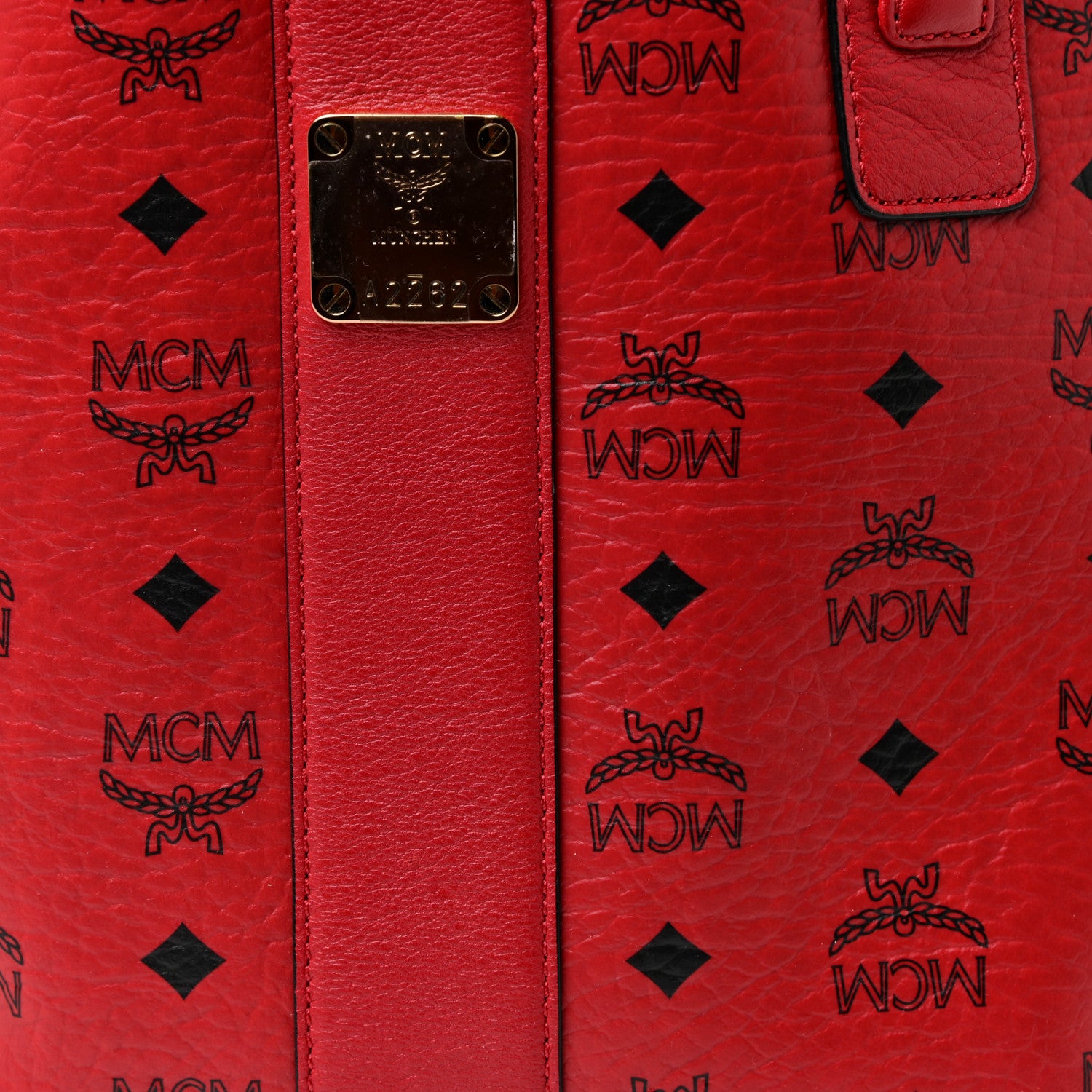 MCM Visetos Medium Liz Reversible Shopper Tote Ruby Red 8 of 23