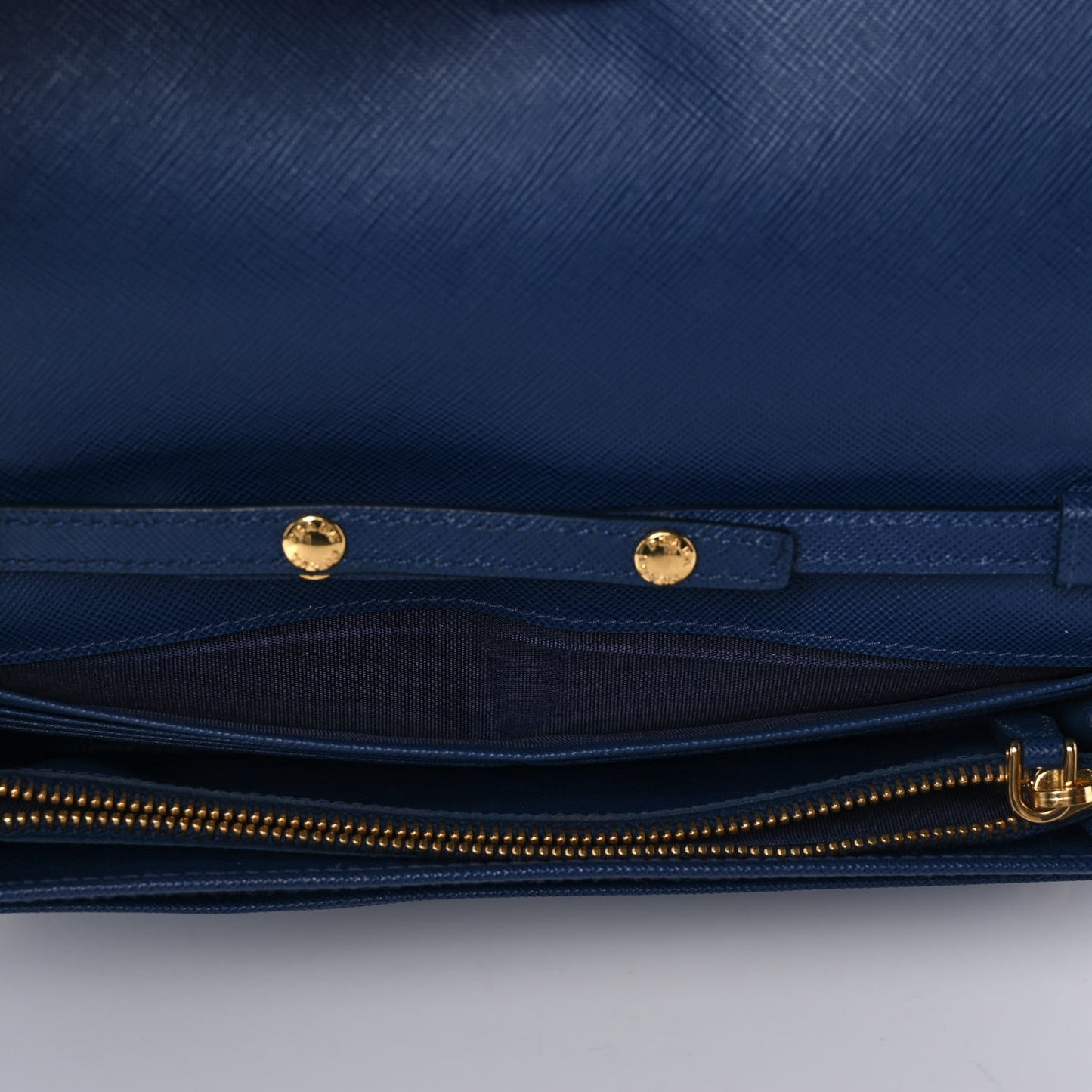 Saffiano Metal Oro Chain Wallet Bleuette