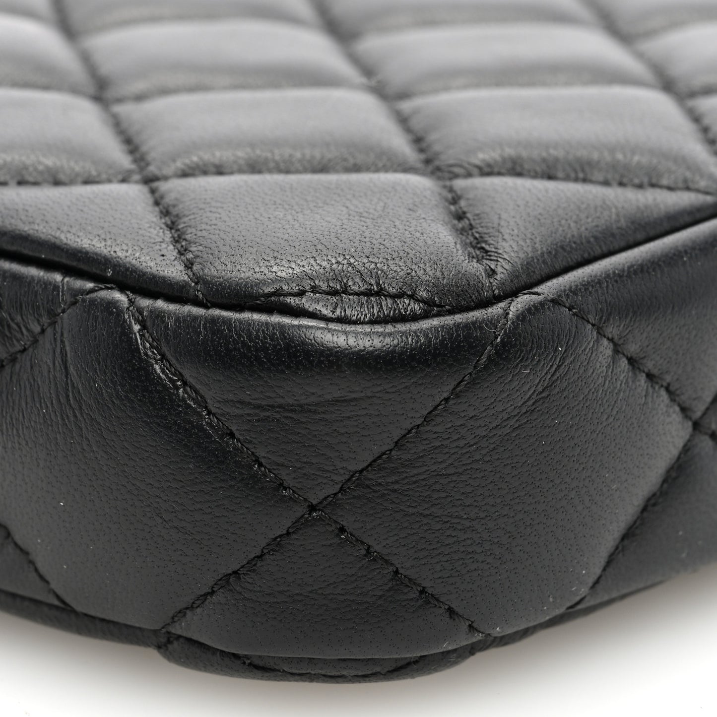 Lambskin Quilted Small Clutch With Chain Black