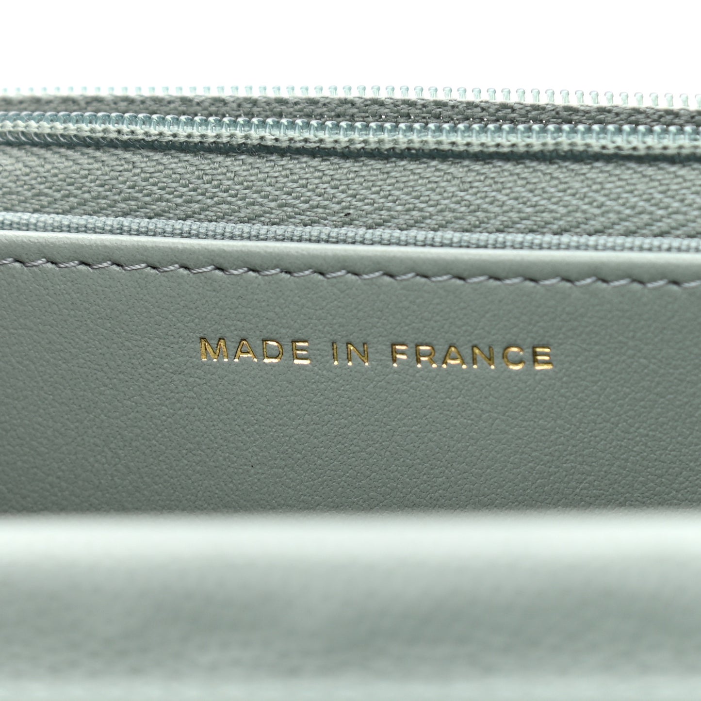 Caviar Quilted Wallet On Chain WOC Light Gray