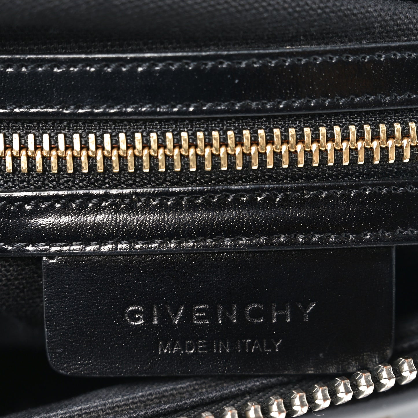 Shiny Lord Calfskin Small Antigona Black