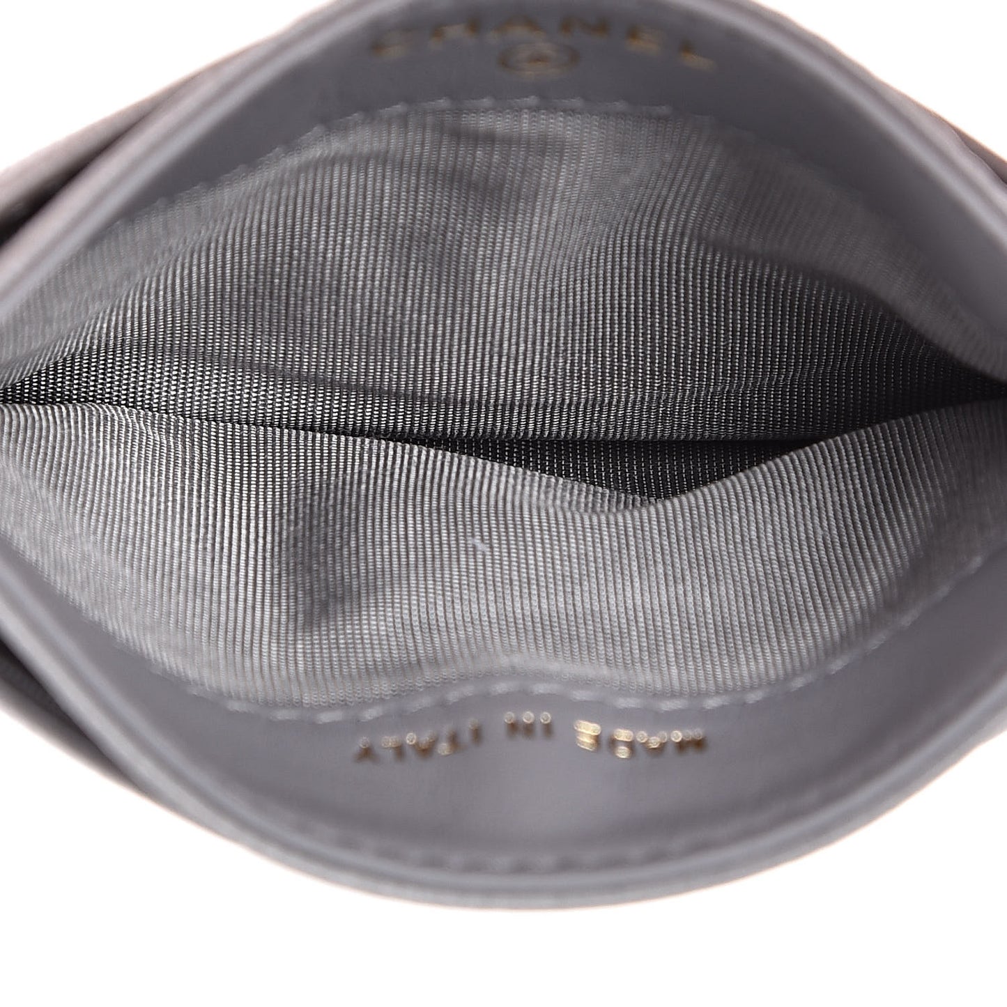 Shiny Goatskin Quilted 19 Card Holder Grey