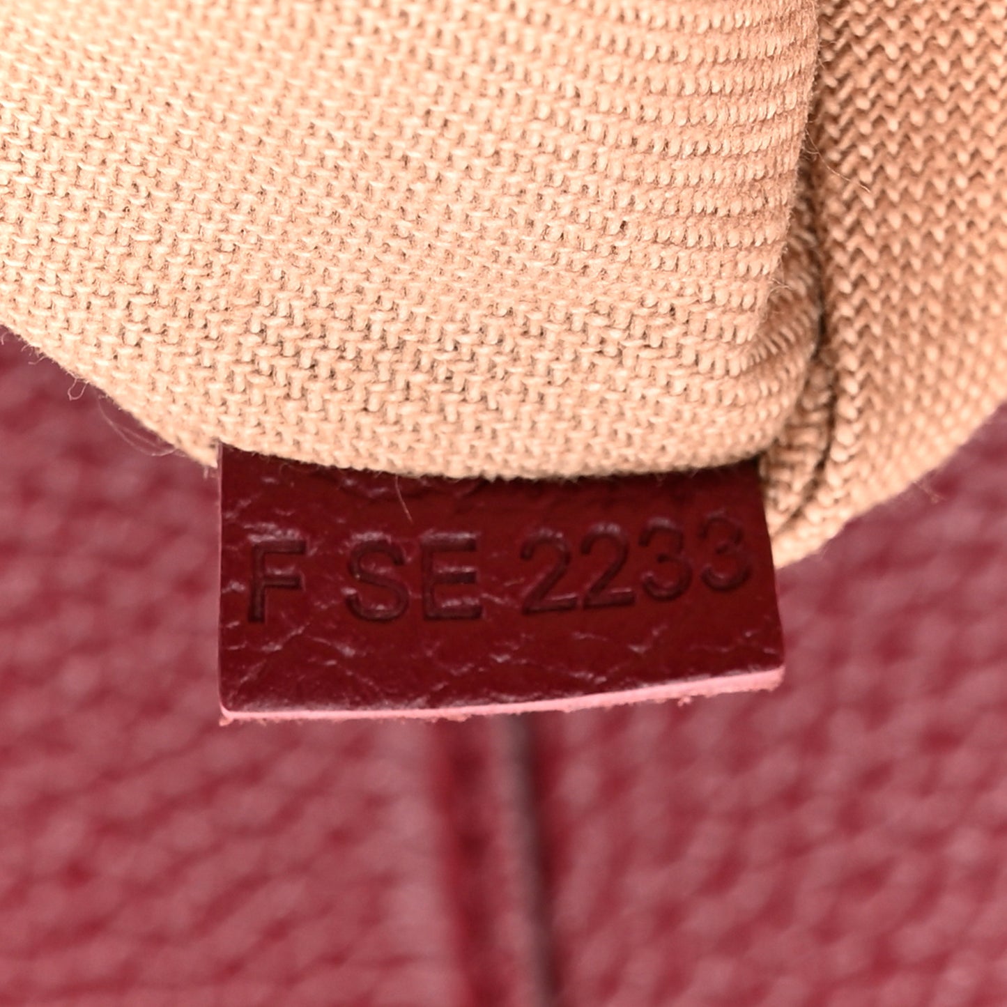 Grained Calfskin Large The Tote Bag Cherry