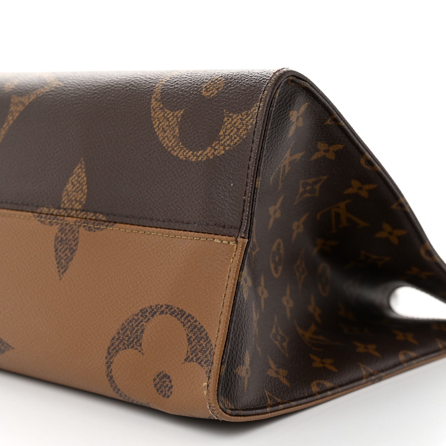 Reverse Monogram Giant Onthego MM