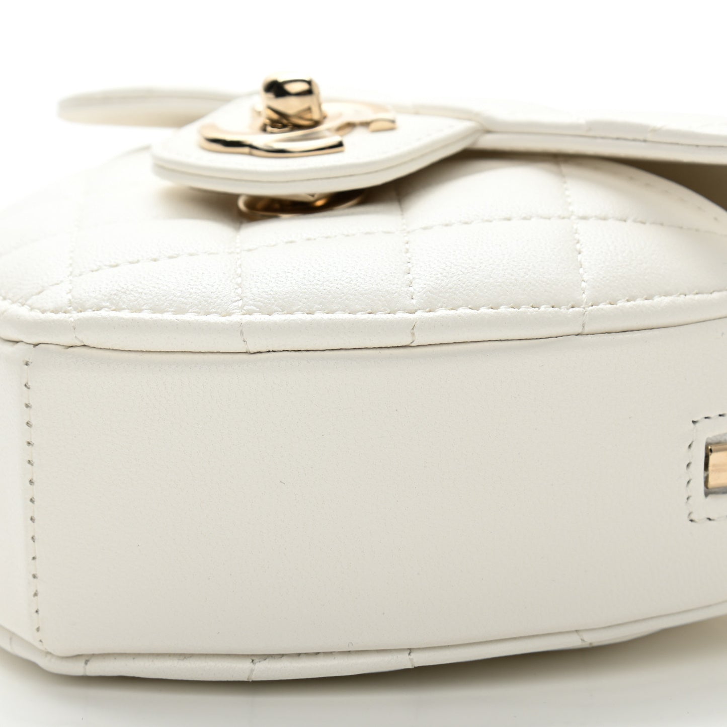 Lambskin Quilted CC In Love Heart Clutch With Chain White