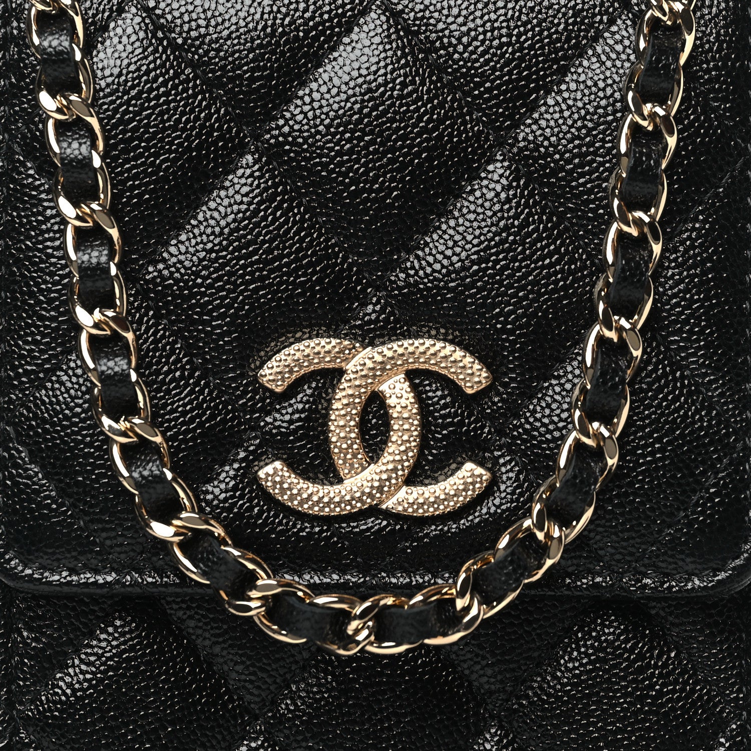 Chanel Caviar Quilted CC Airpods Pro and Phone Case With Chain Black 9 of 11