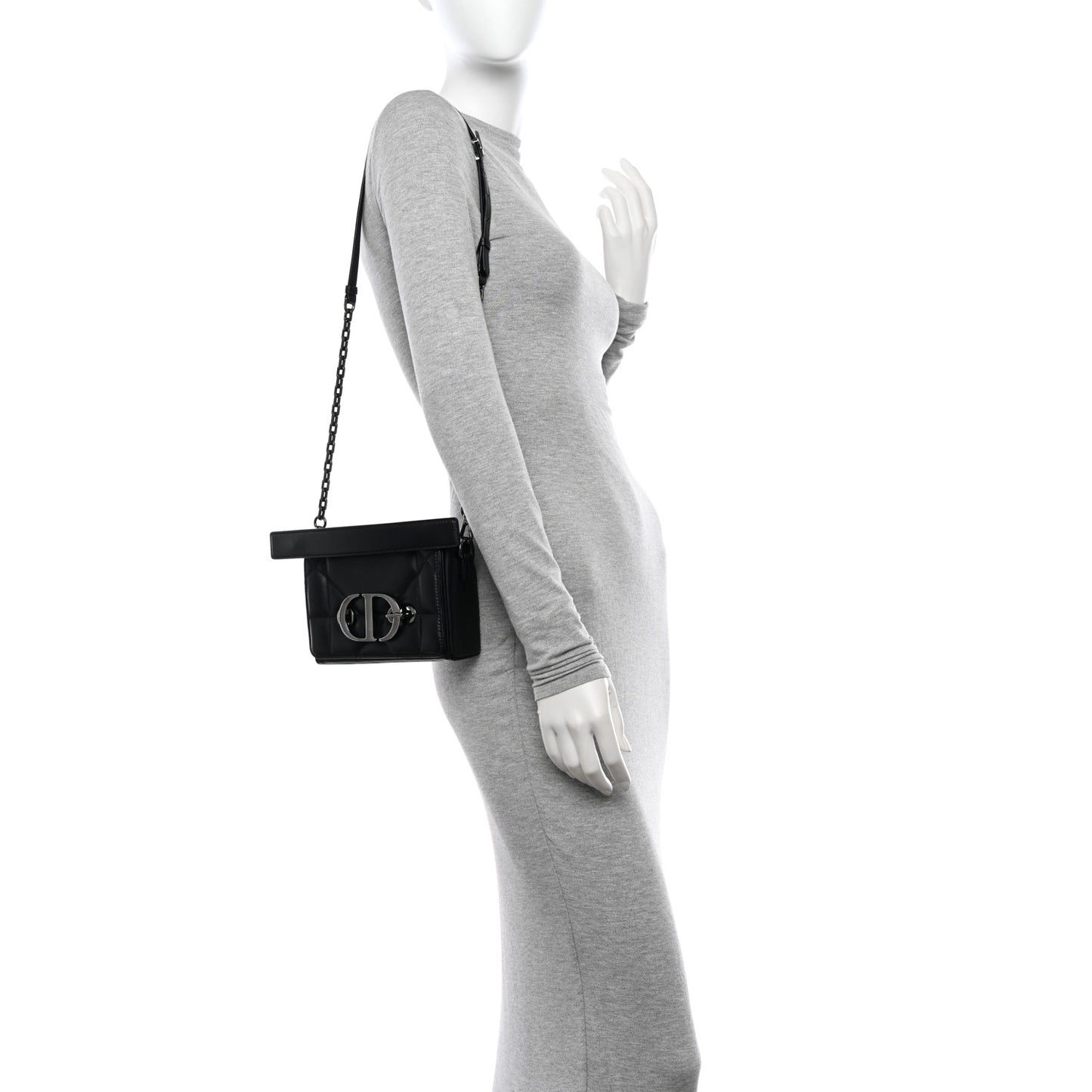Lambskin Maxi Cannage Small 30 Montaigne Chain Top Handle Bag Black