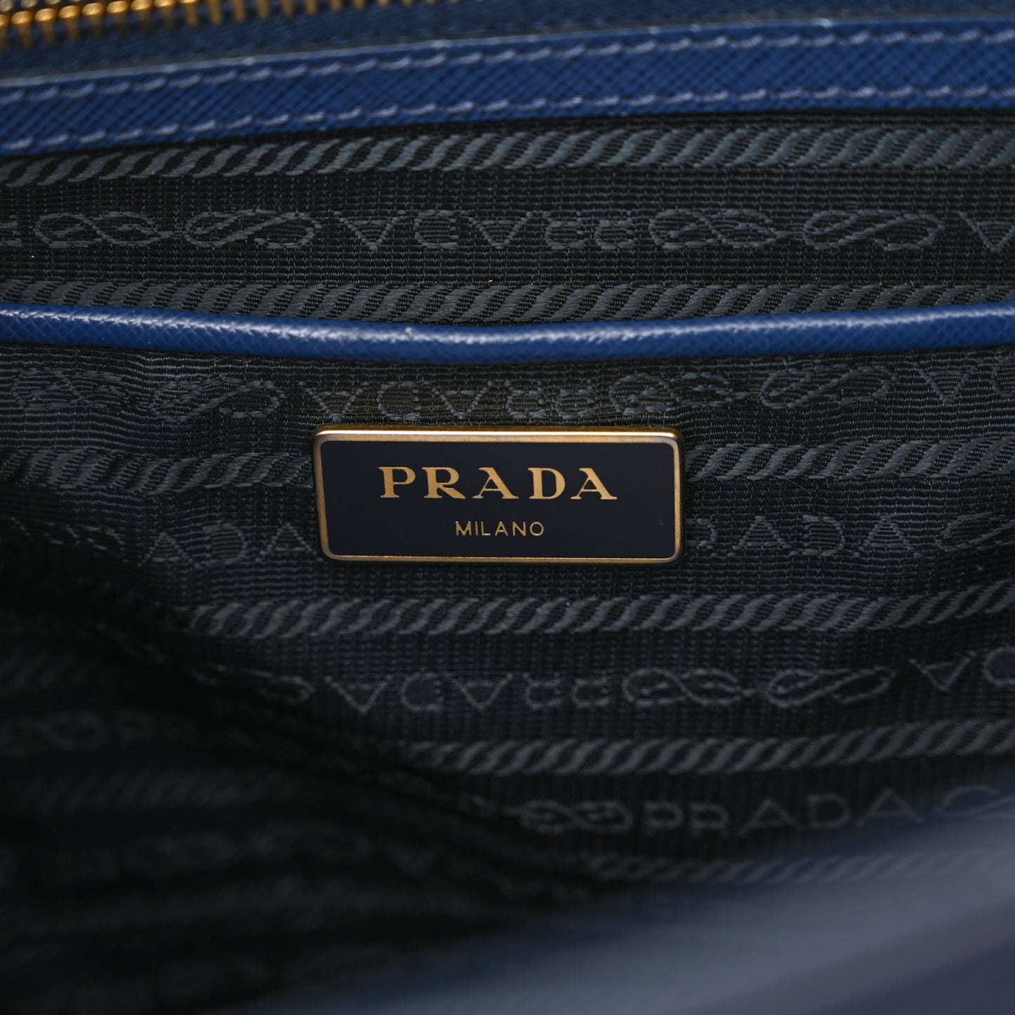 Saffiano Medium Galleria Double Zip Tote Bluette