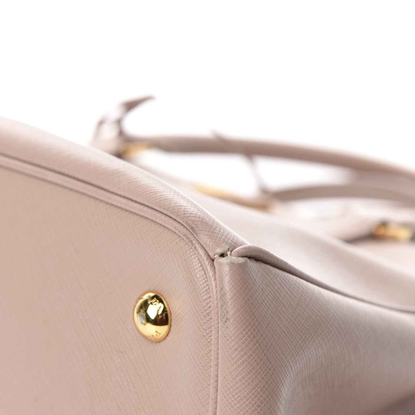 Saffiano Lux Medium Tote Cammeo