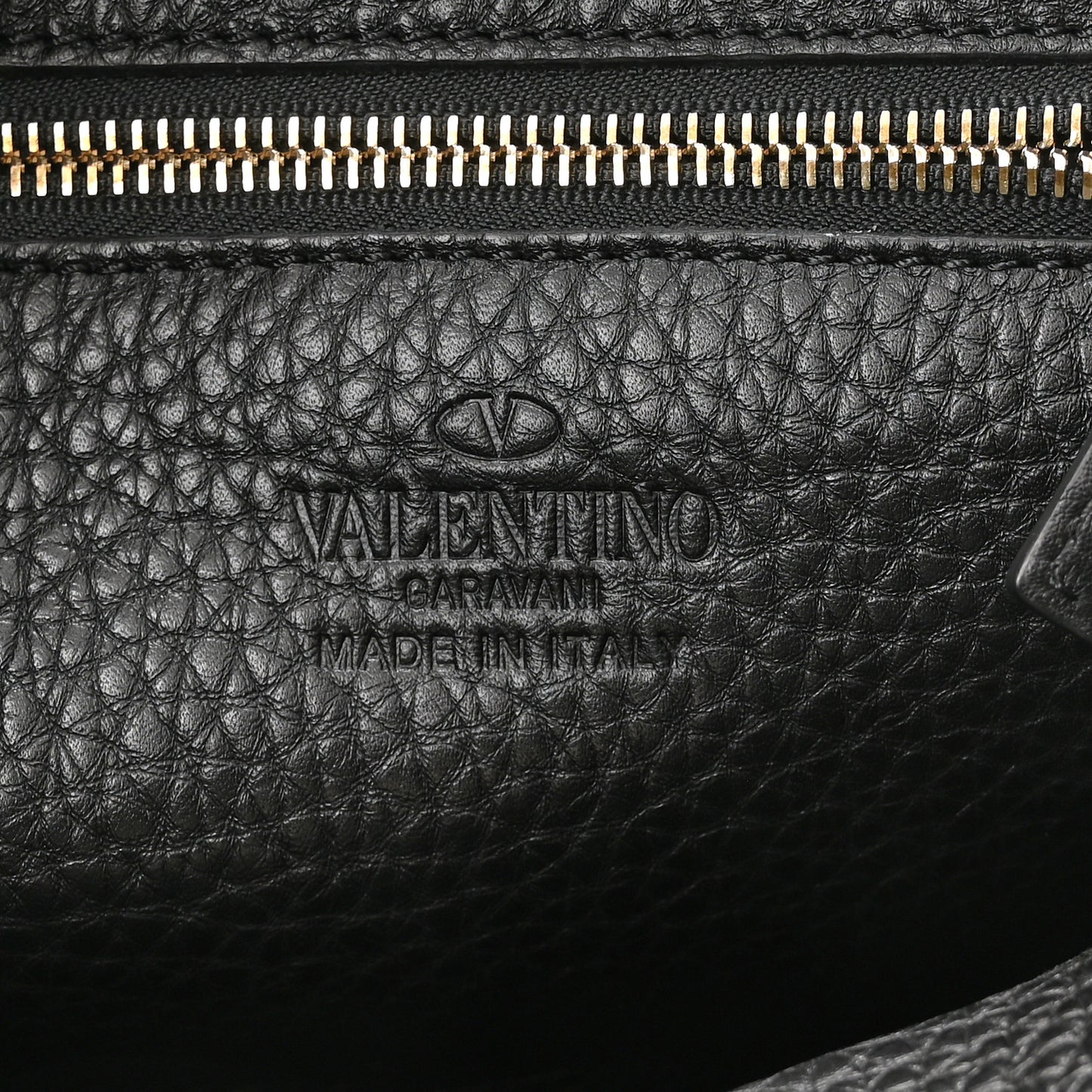 Pebbled Calfskin Small Rockstud Flip-Lock Messenger Bag Black