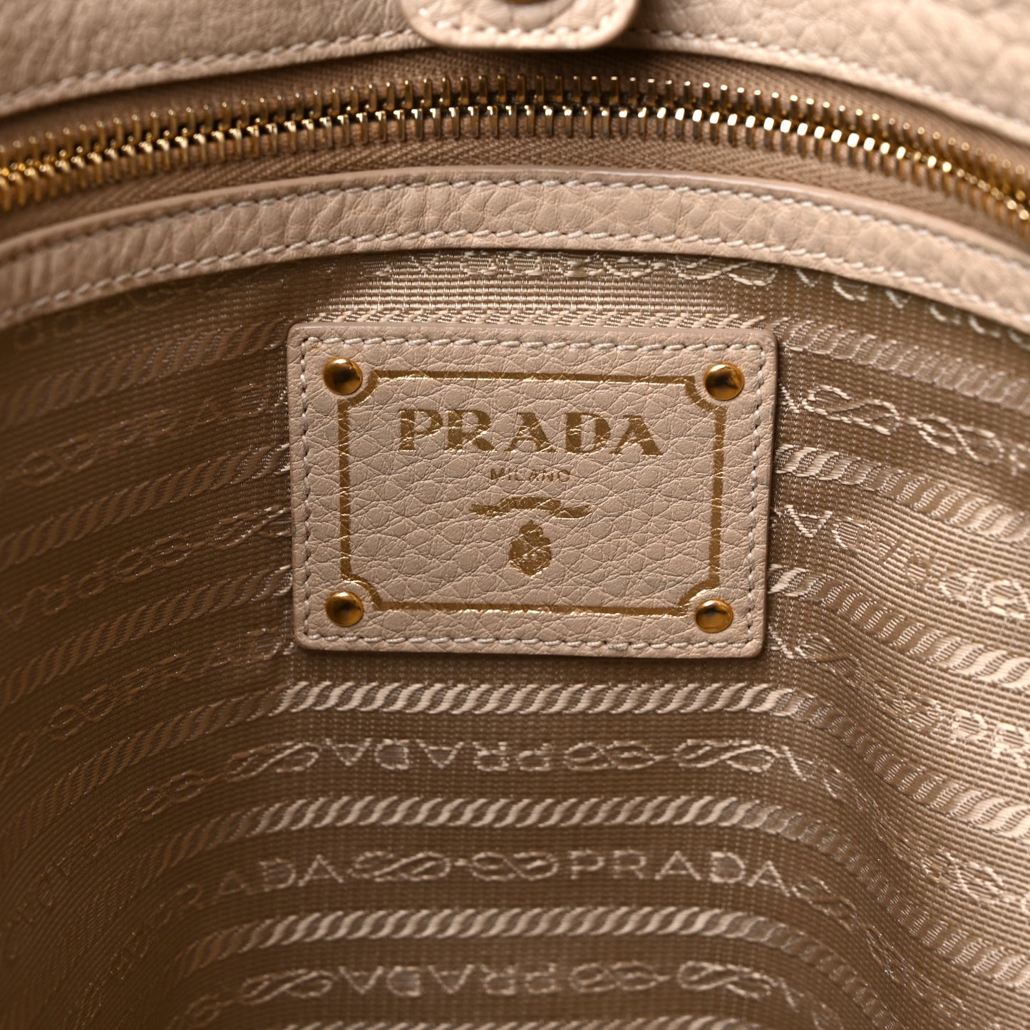 Vitello Daino Shoulder Bag Sabbia